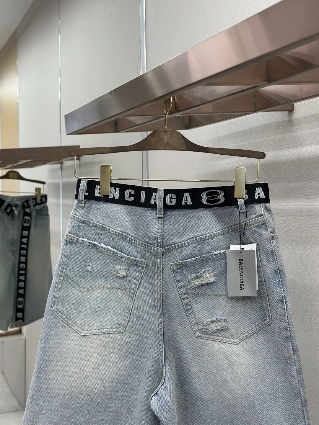 Logo-Webbing Belted Denim Shorts D29519192 — view 8
