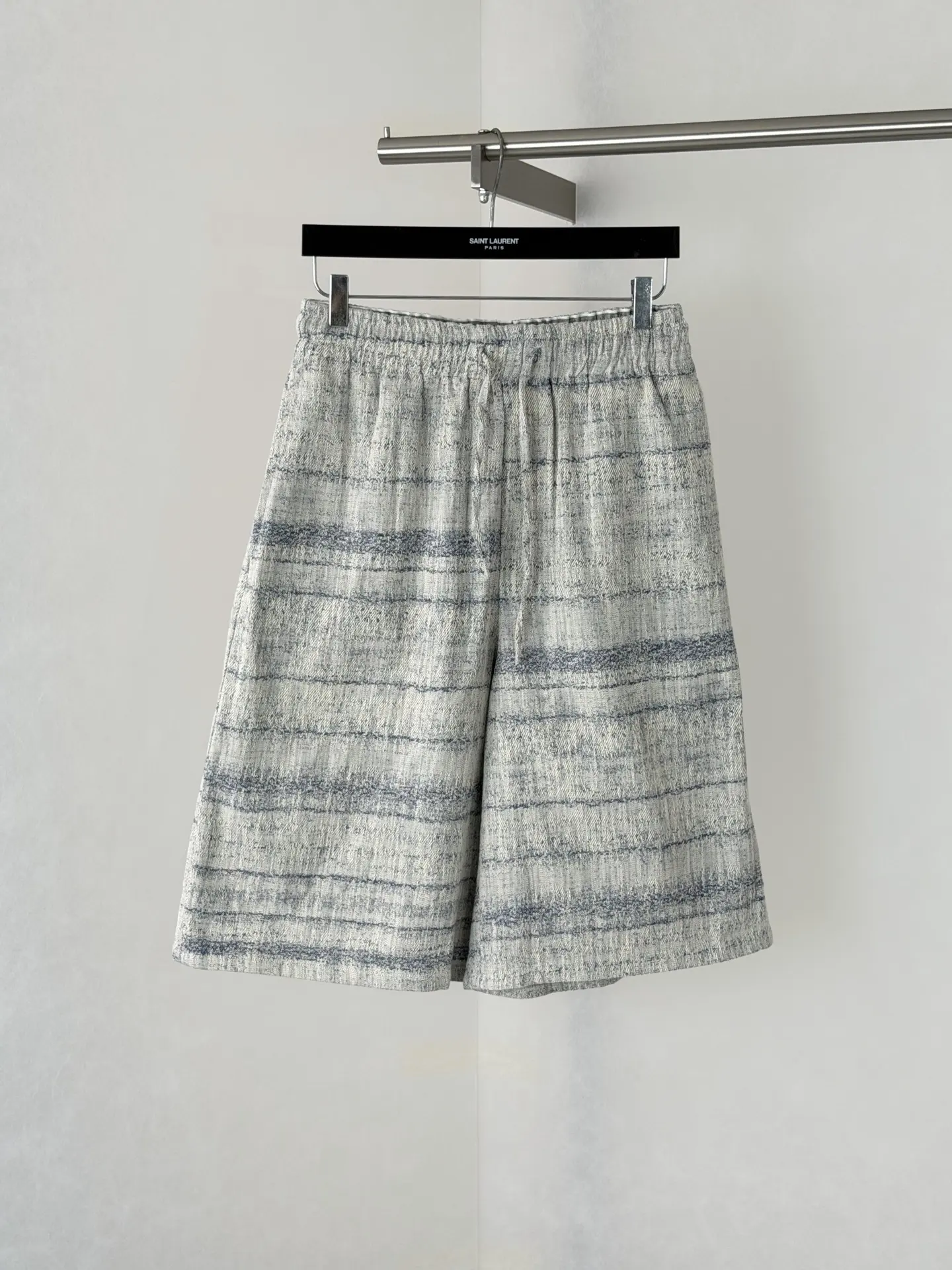 Gradient Striped Mixed-Fabric Shorts D29518662