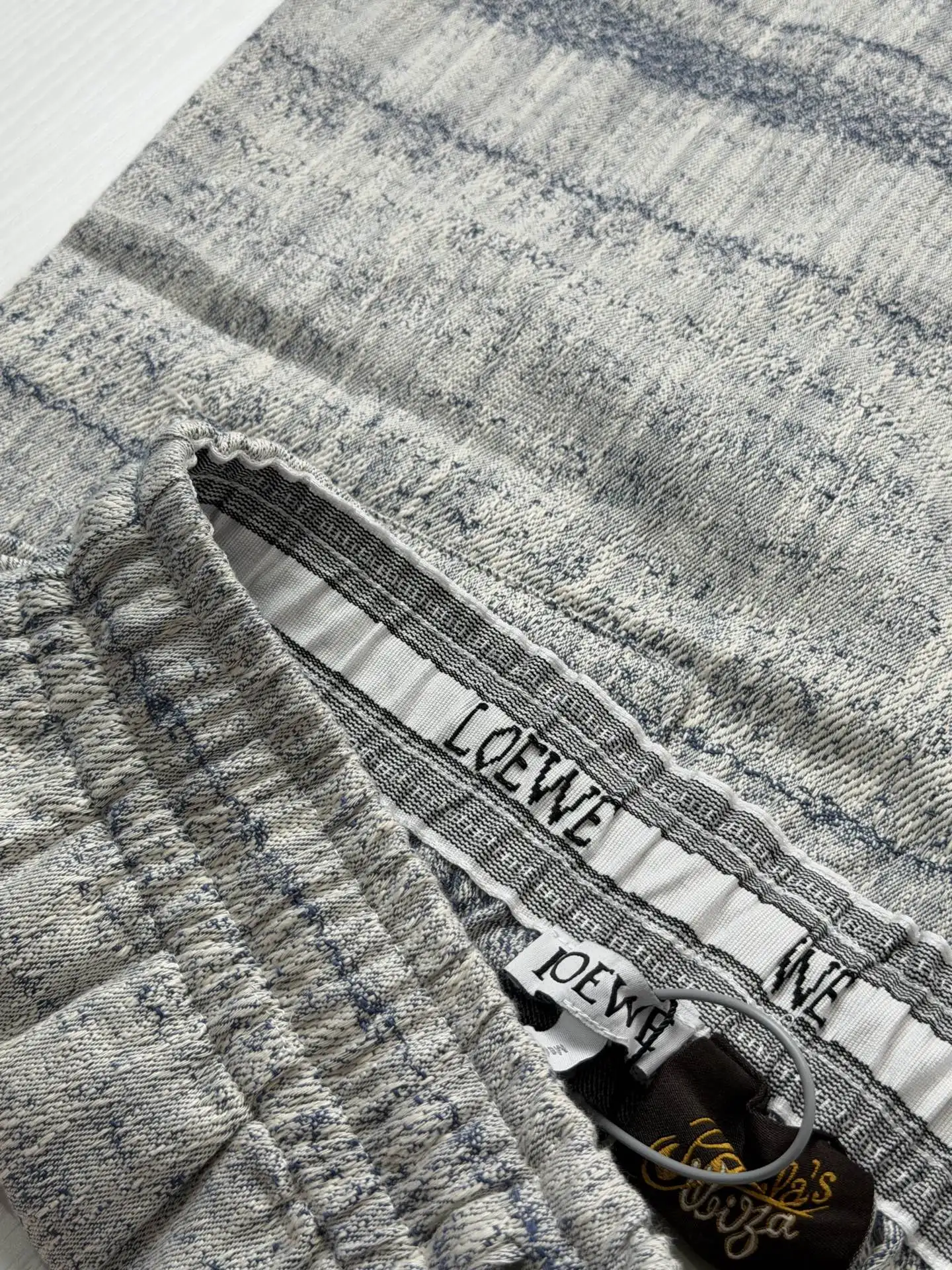 Gradient Striped Mixed-Fabric Shorts D29518662 — view 4