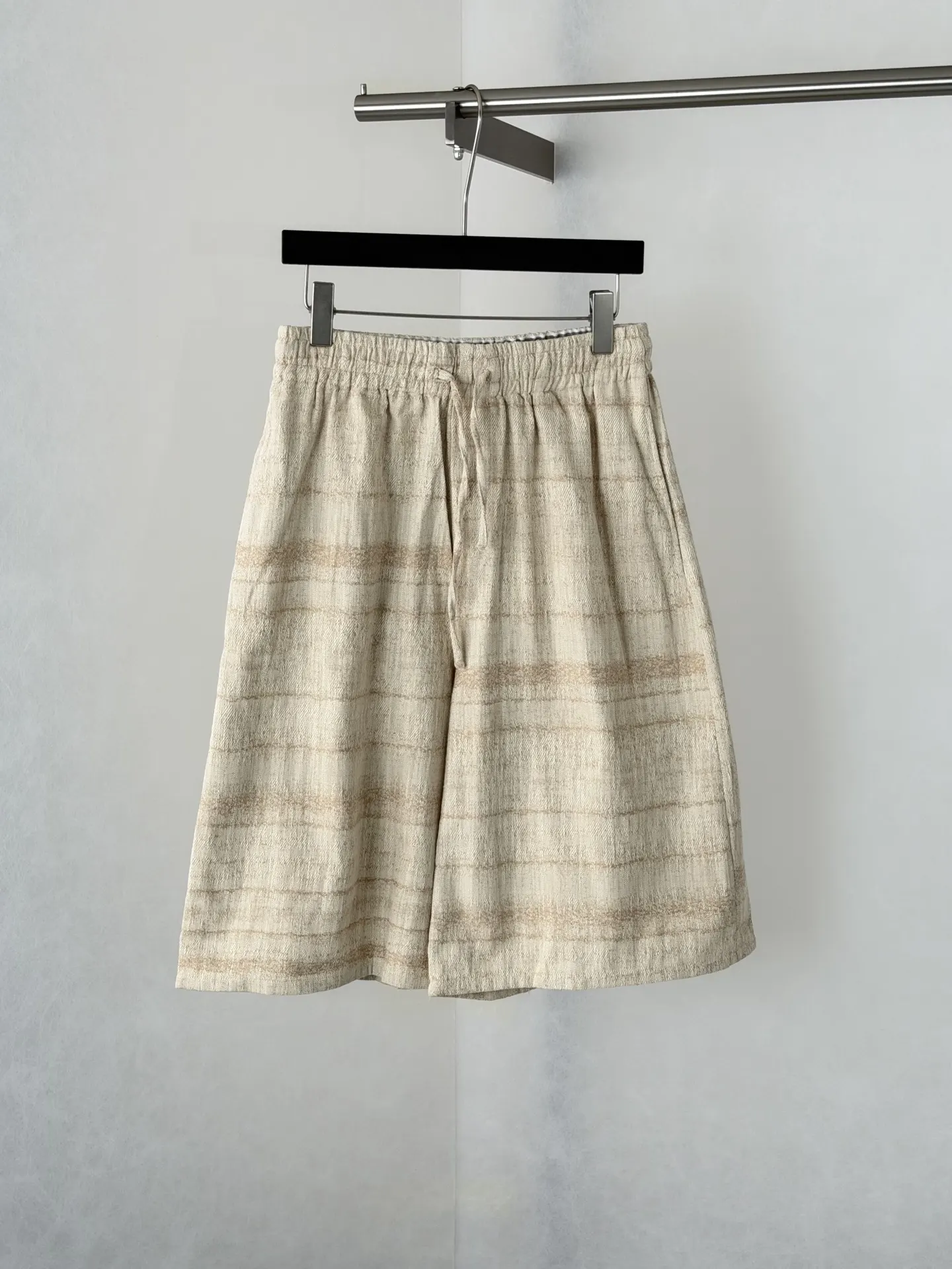 Gradient Striped Mixed-Knit Shorts D29518661