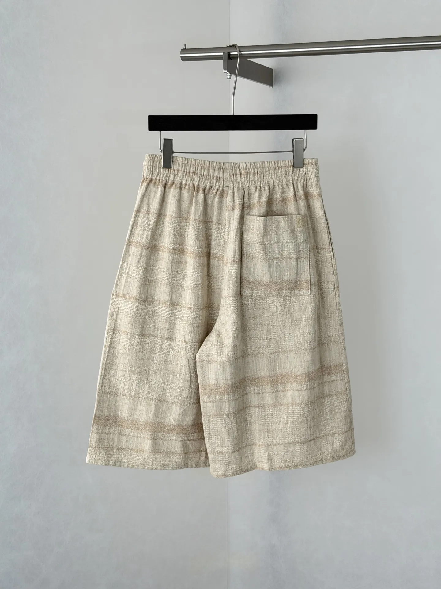 Gradient Striped Mixed-Knit Shorts D29518661 — view 2