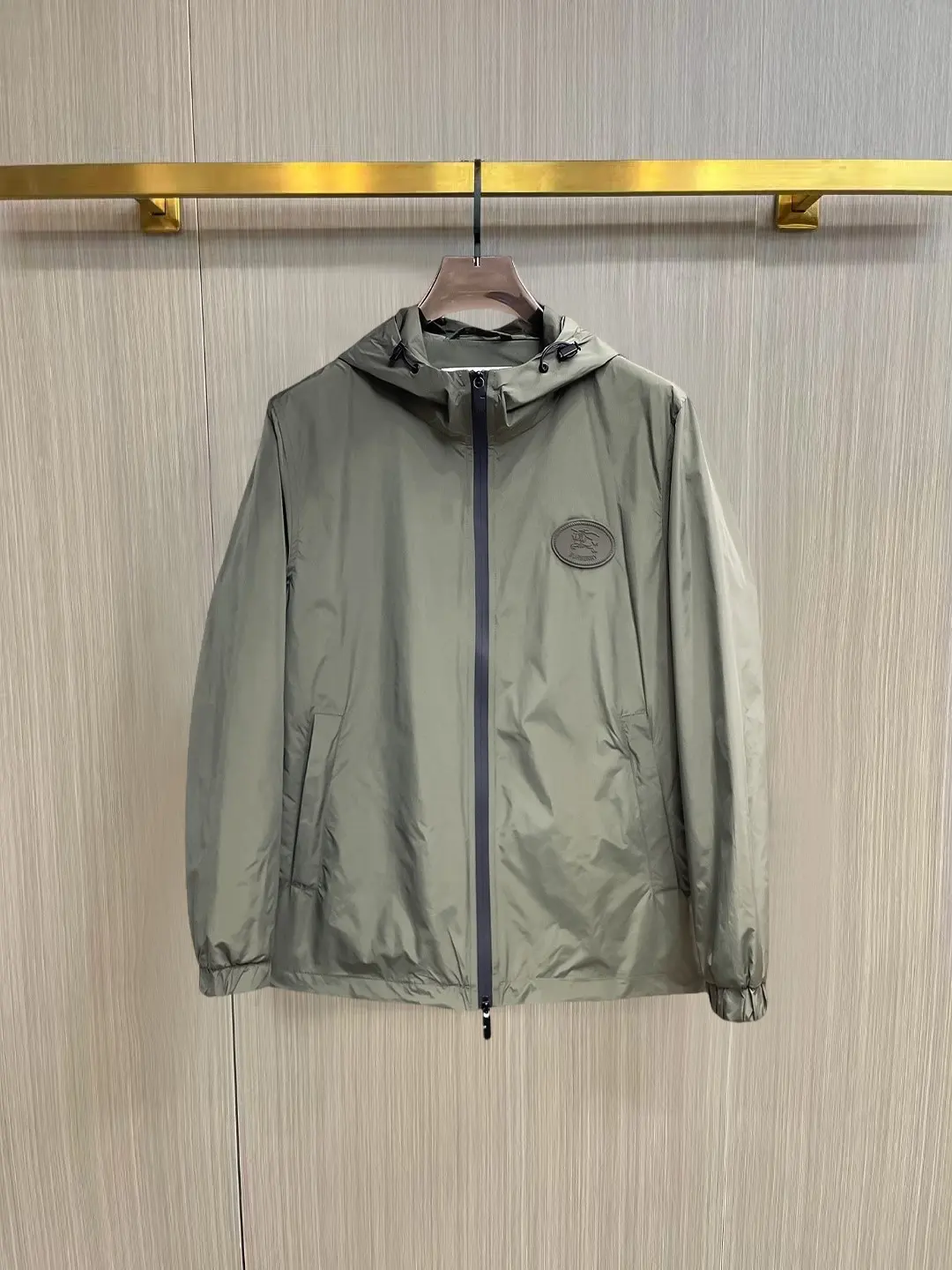 Logo-Appliqué Hooded Shell Jacket D30014765