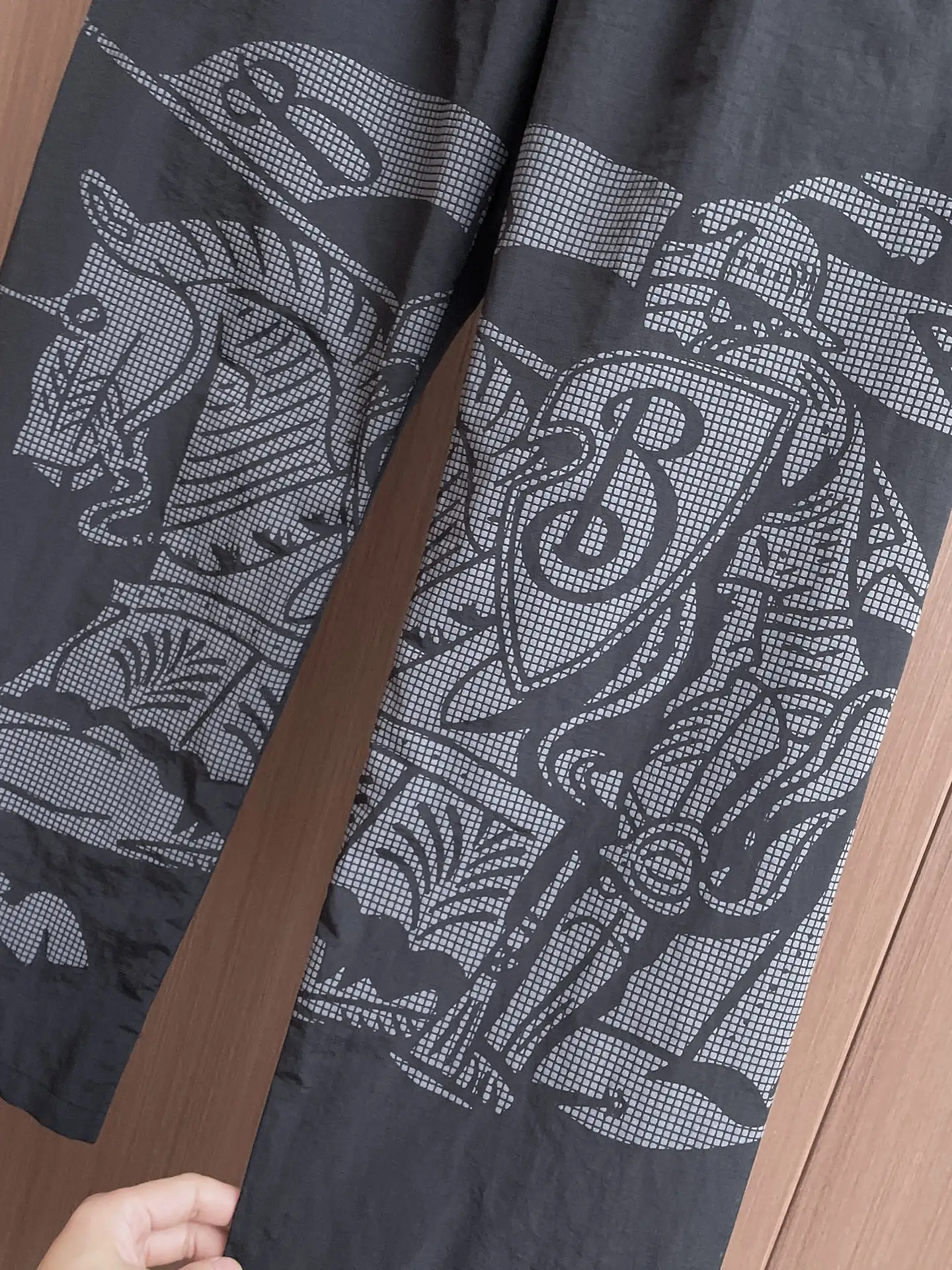 Logo-Print Technical Shell Trousers D30014828 — view 5