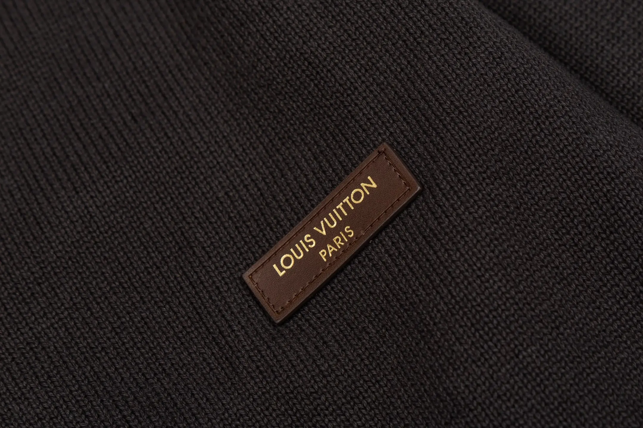 Logo-Patch Wool V-Neck Cardigan D30022461 — view 6