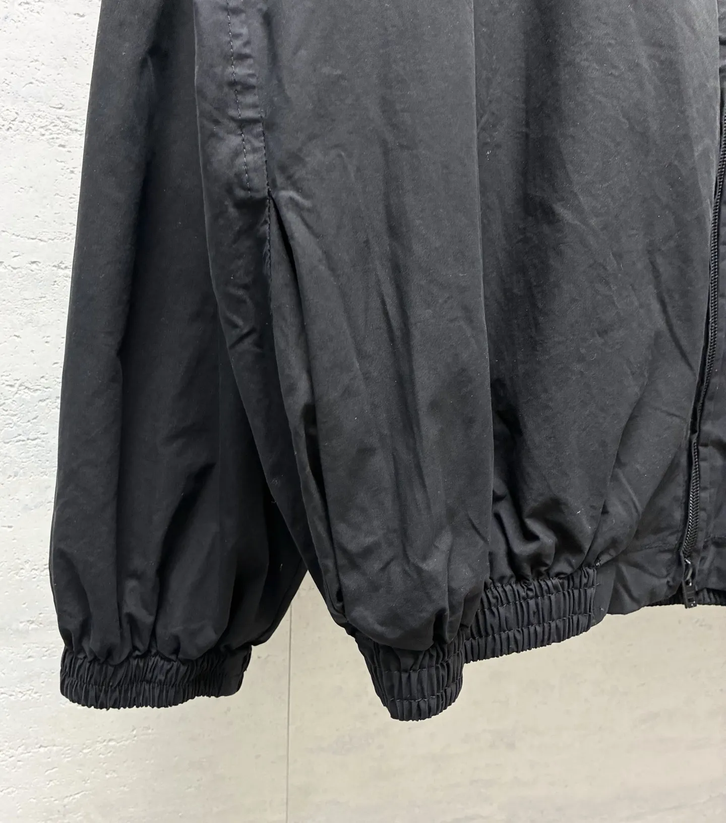 Logo-Print Distressed Zip-Up Jacket D30019103 — view 4