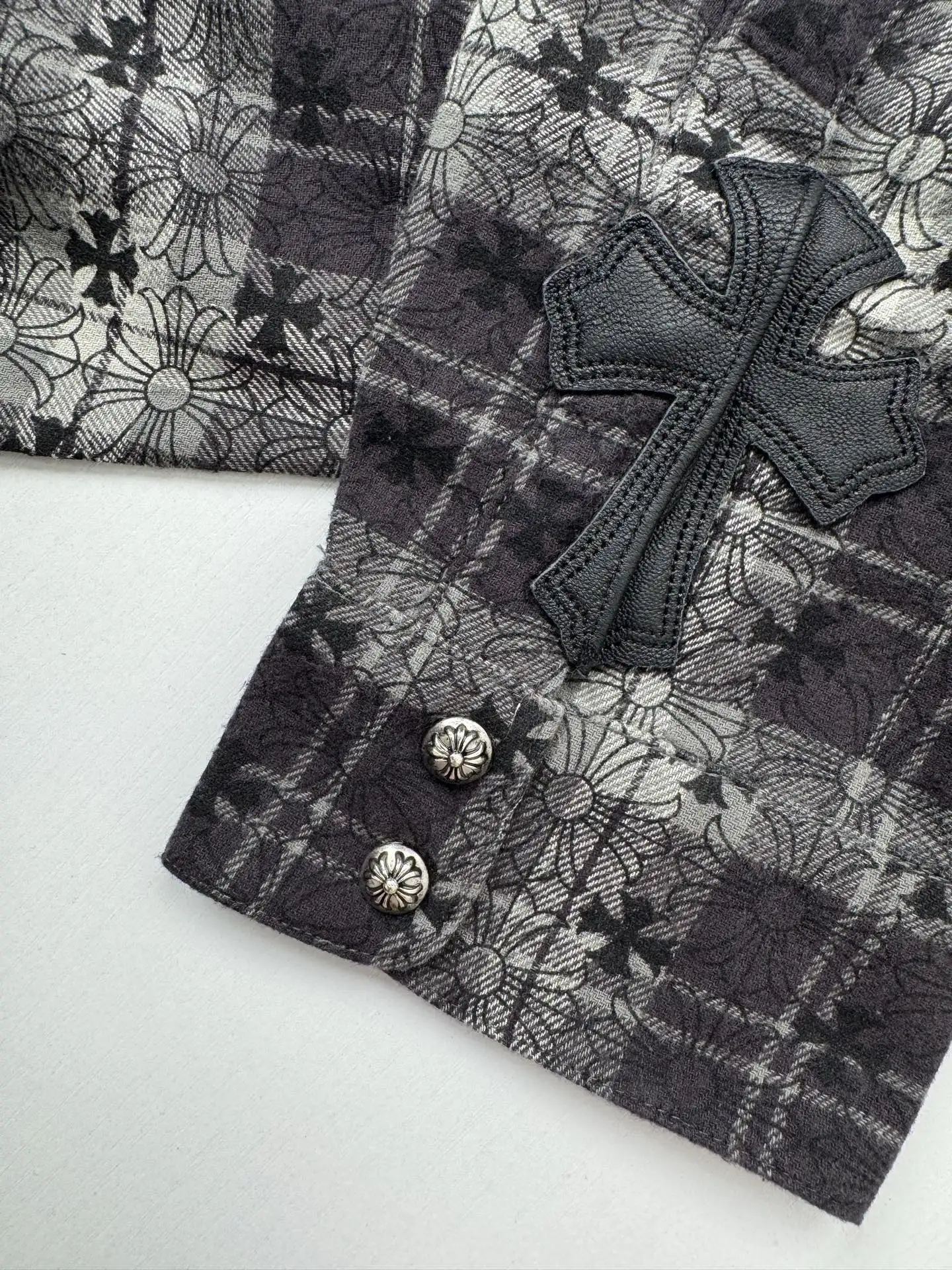 Cross-Print Plaid Flannel Shirt D30018742 — view 7