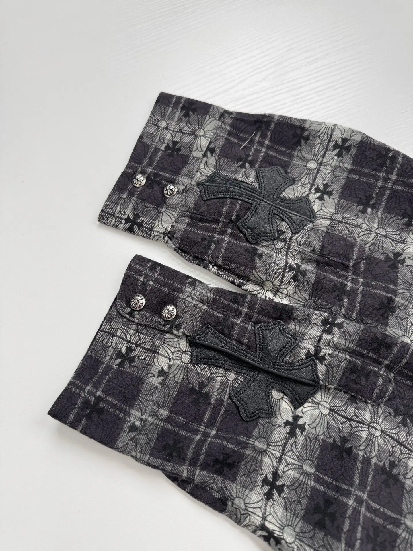 Cross-Print Plaid Flannel Shirt D30018742 — view 9