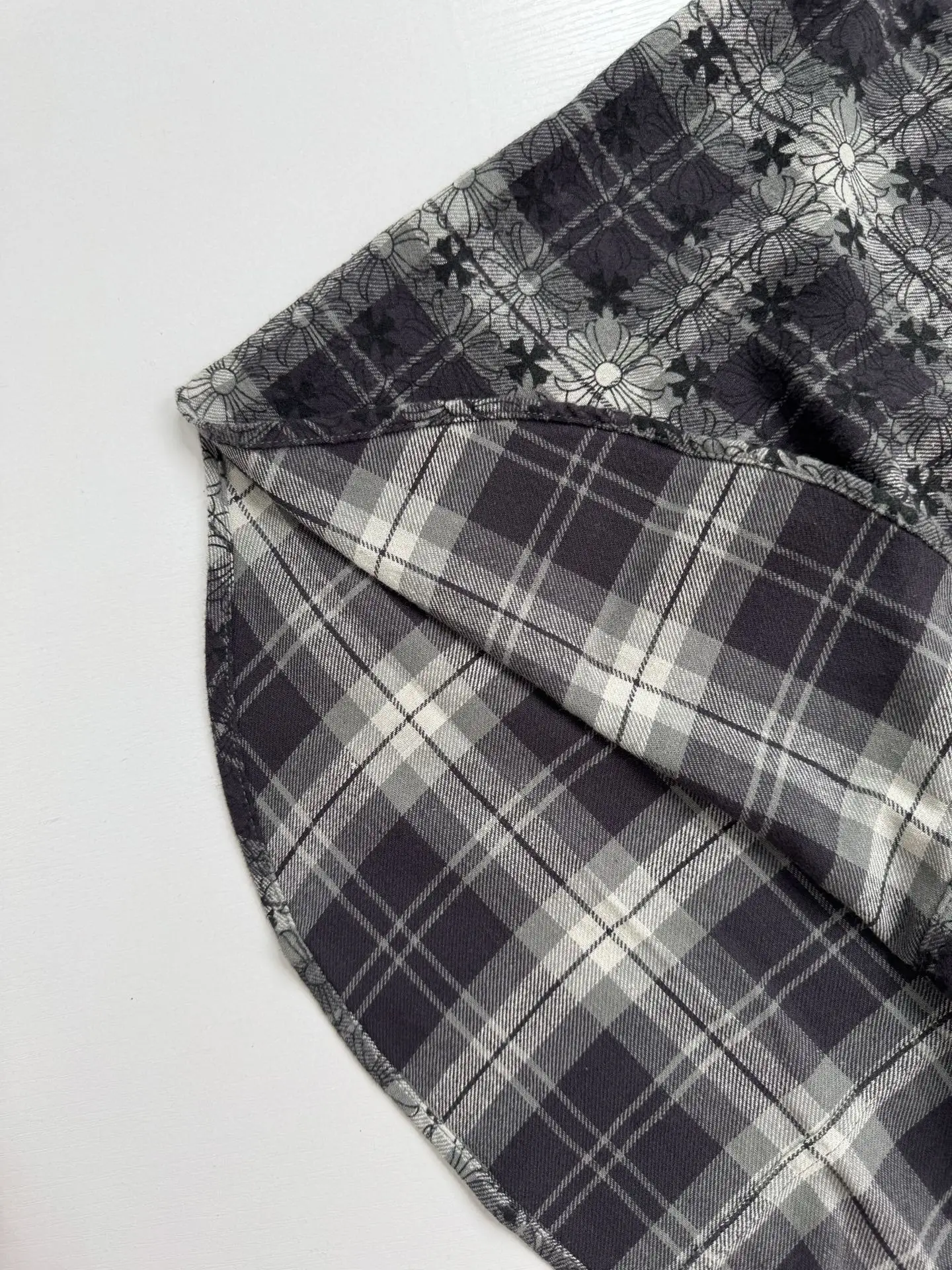 Cross-Print Plaid Flannel Shirt D30018742 — view 10