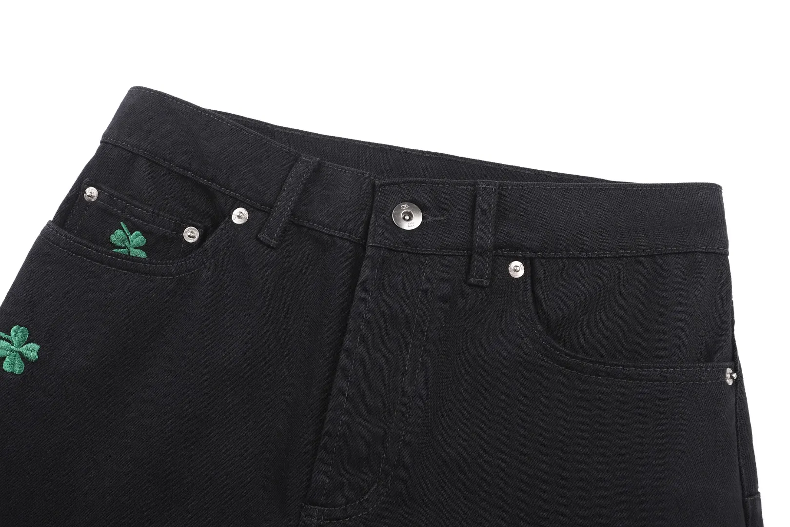 Clover Embroidered Straight-Leg Jeans D30022407 — view 3