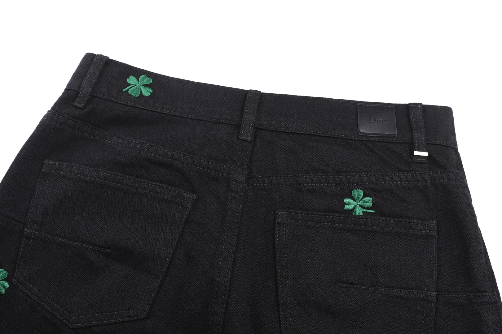 Clover Embroidered Straight-Leg Jeans D30022407 — view 4