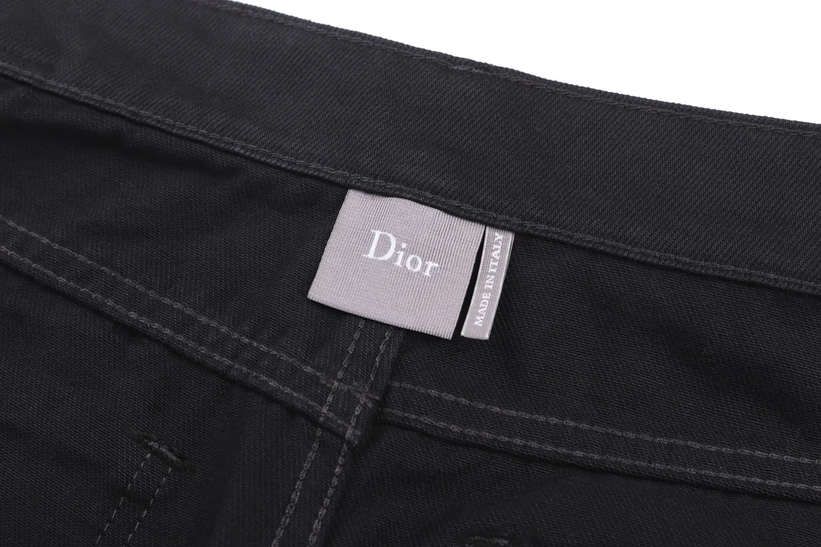 Clover Embroidered Straight-Leg Jeans D30022407 — view 8