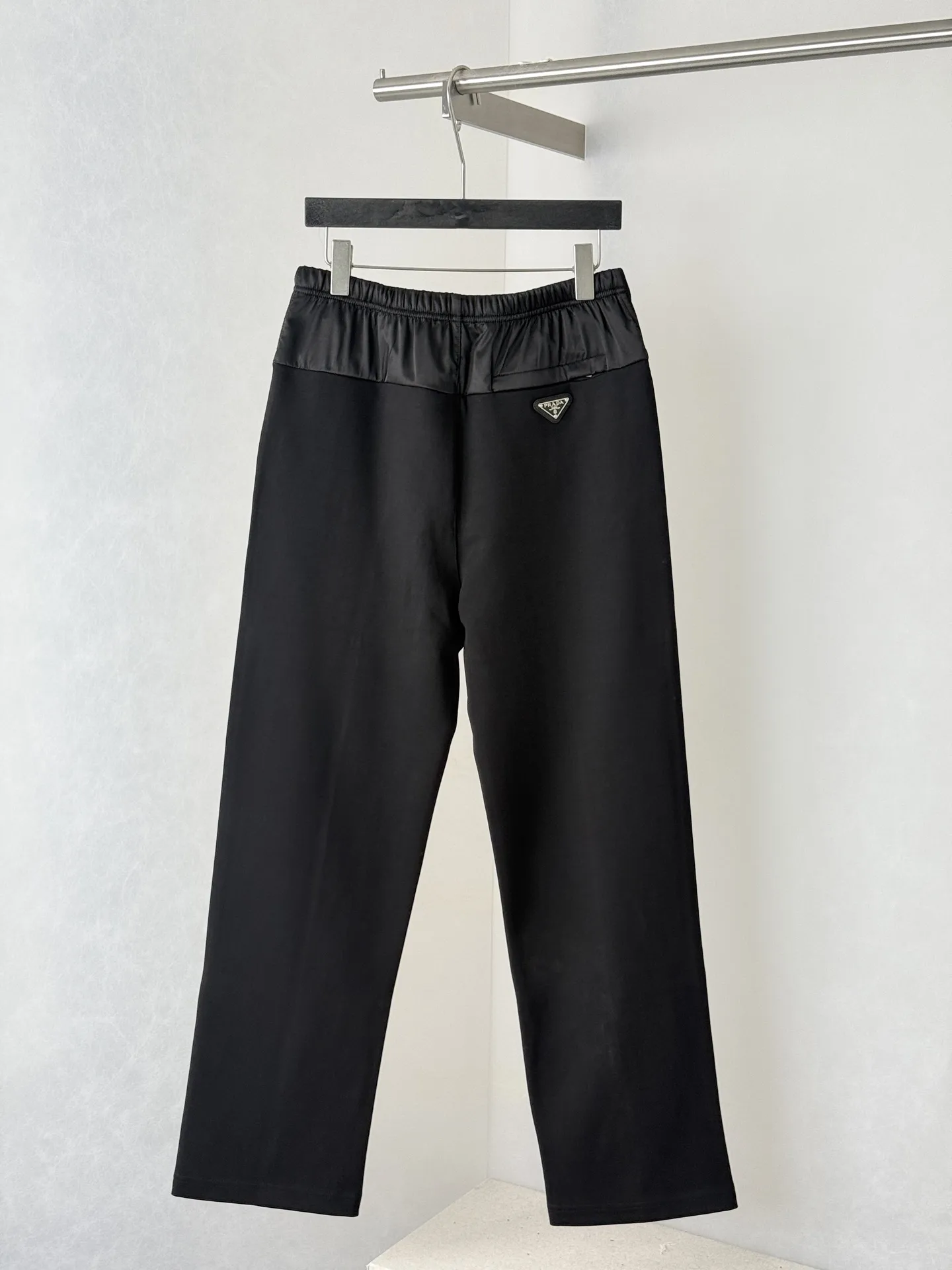 Nylon-Panelled Straight-Leg Sweatpants D30021979 — view 2