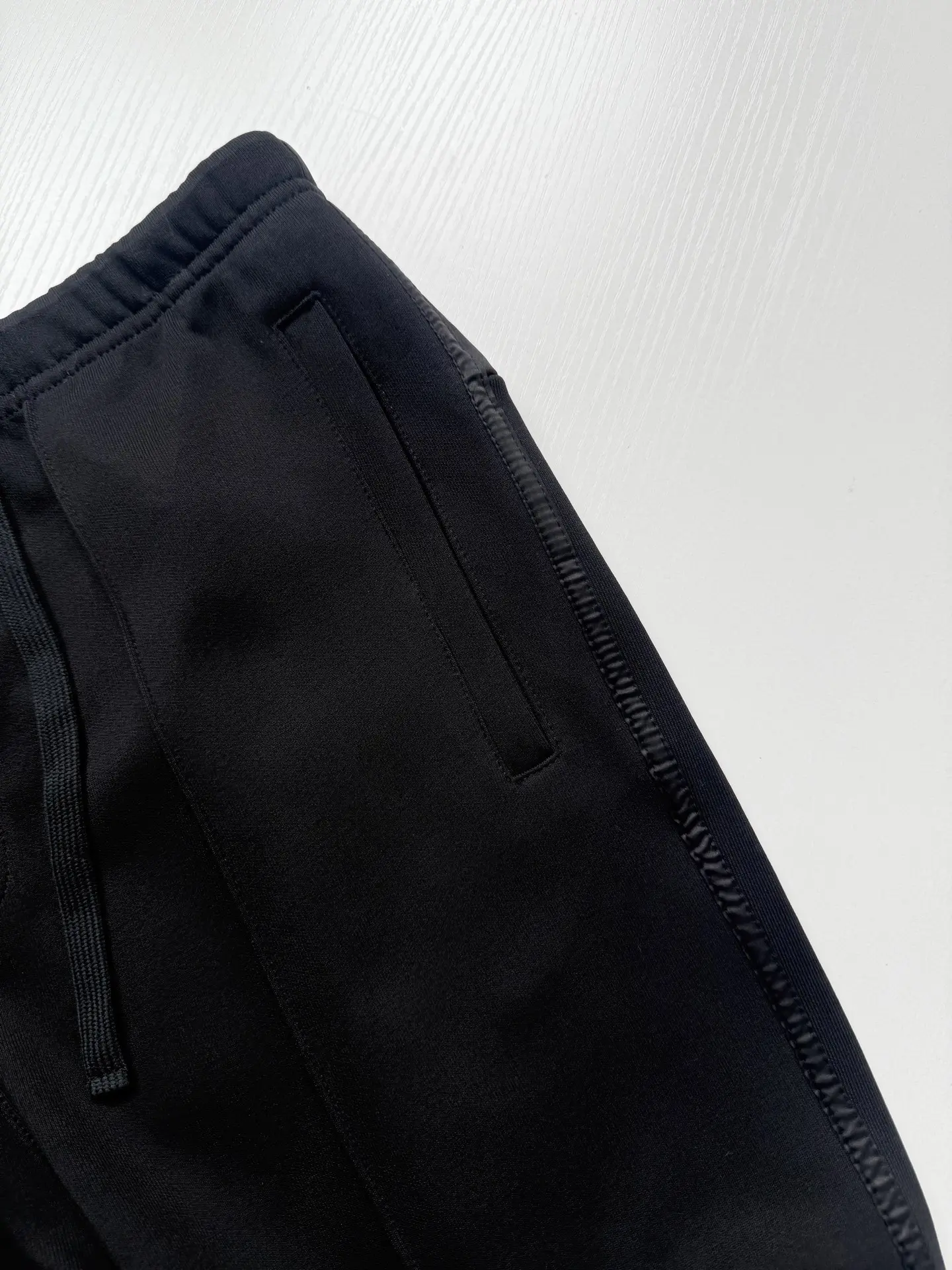 Nylon-Panelled Straight-Leg Sweatpants D30021979 — view 5