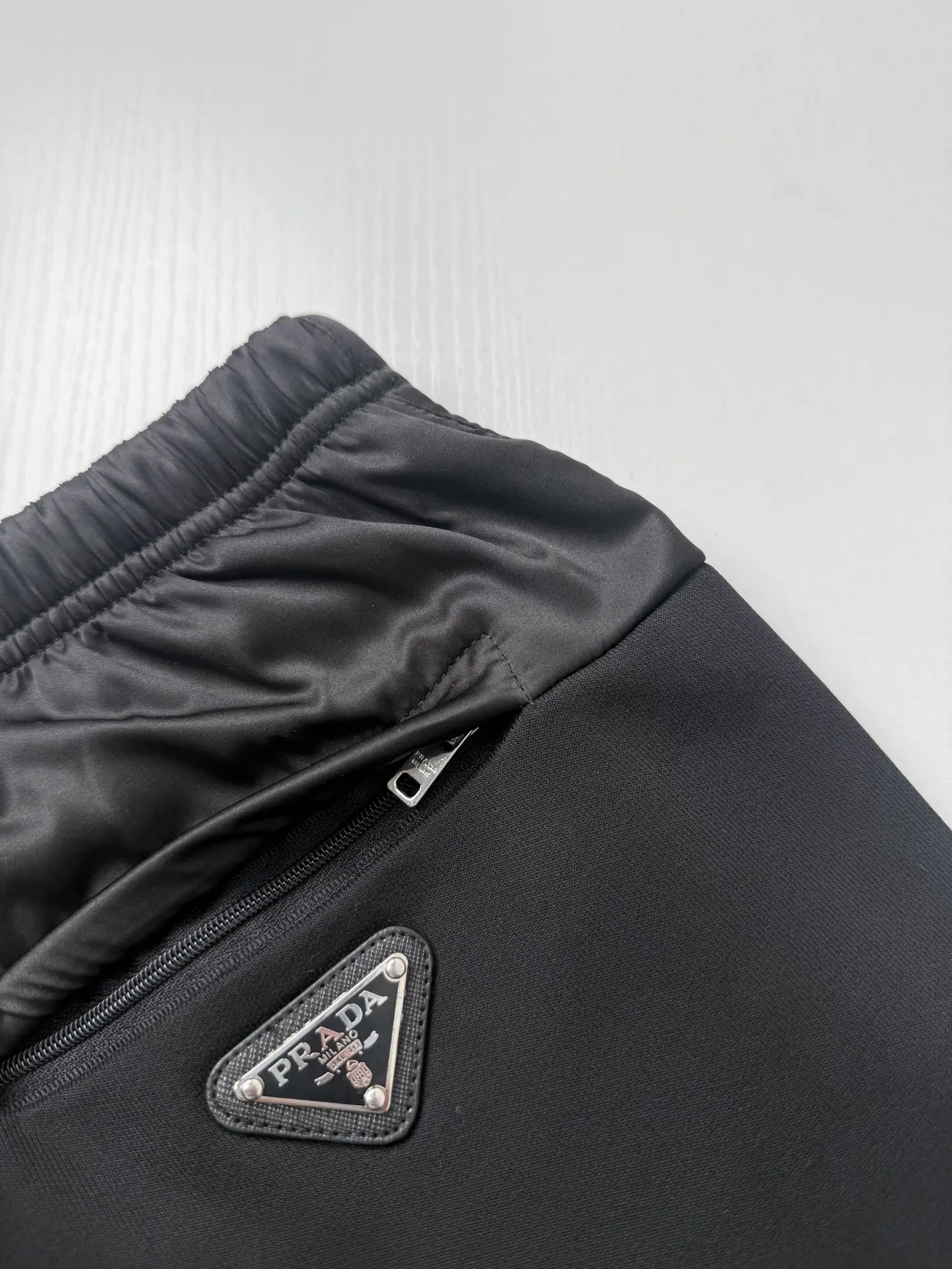 Nylon-Panelled Straight-Leg Sweatpants D30021979 — view 11