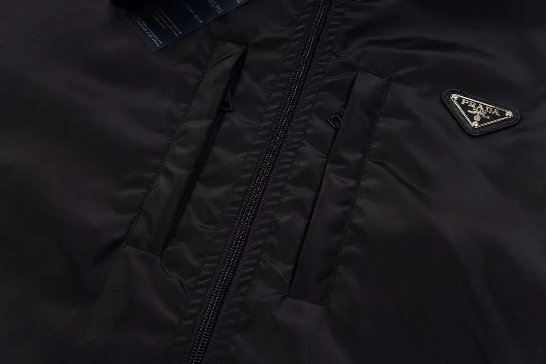 Logo-Plaque Re-Nylon Hooded Jacket D30013442 — view 7