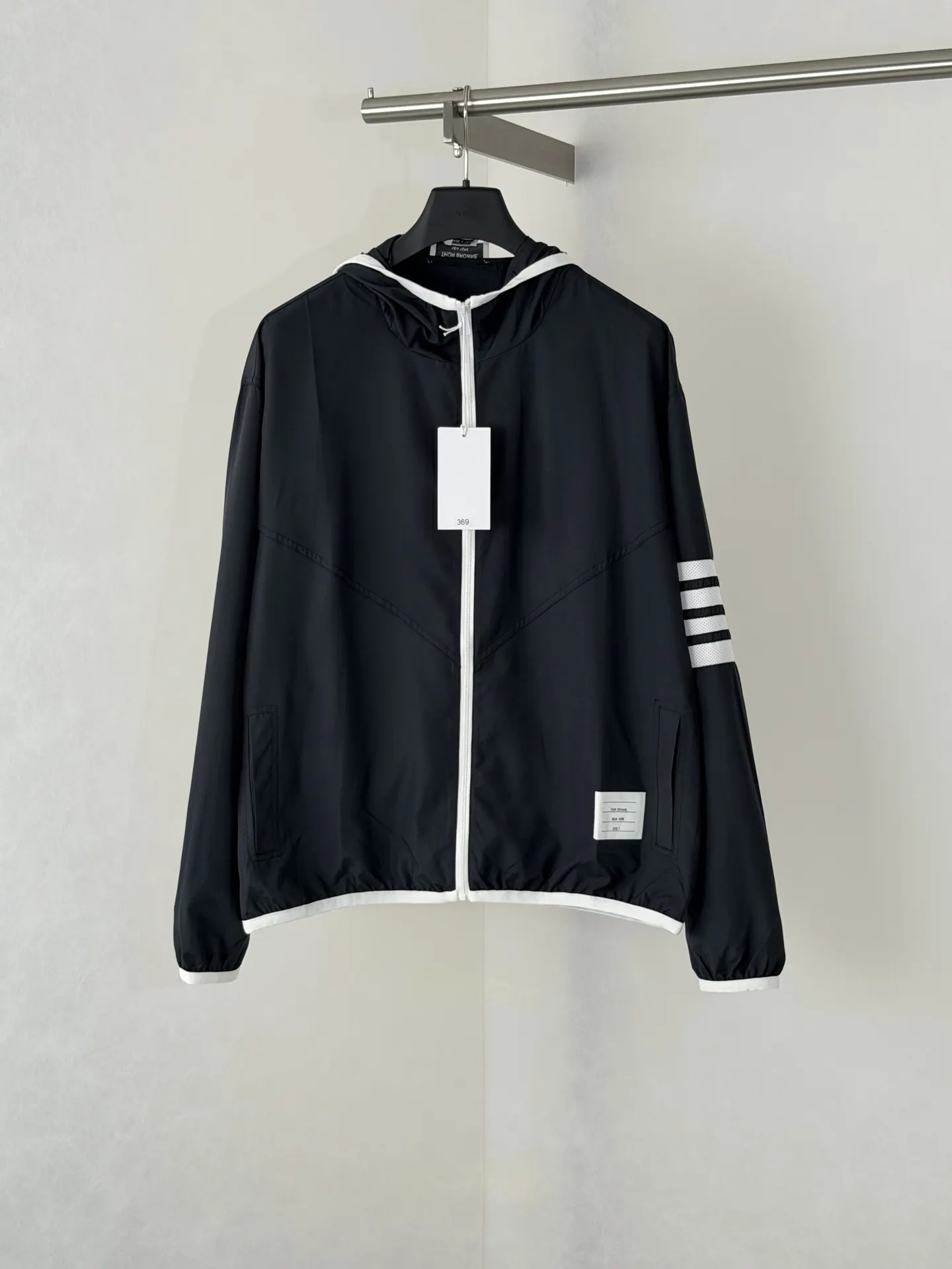 4-Bar Stripe Hooded Windbreaker D30018655