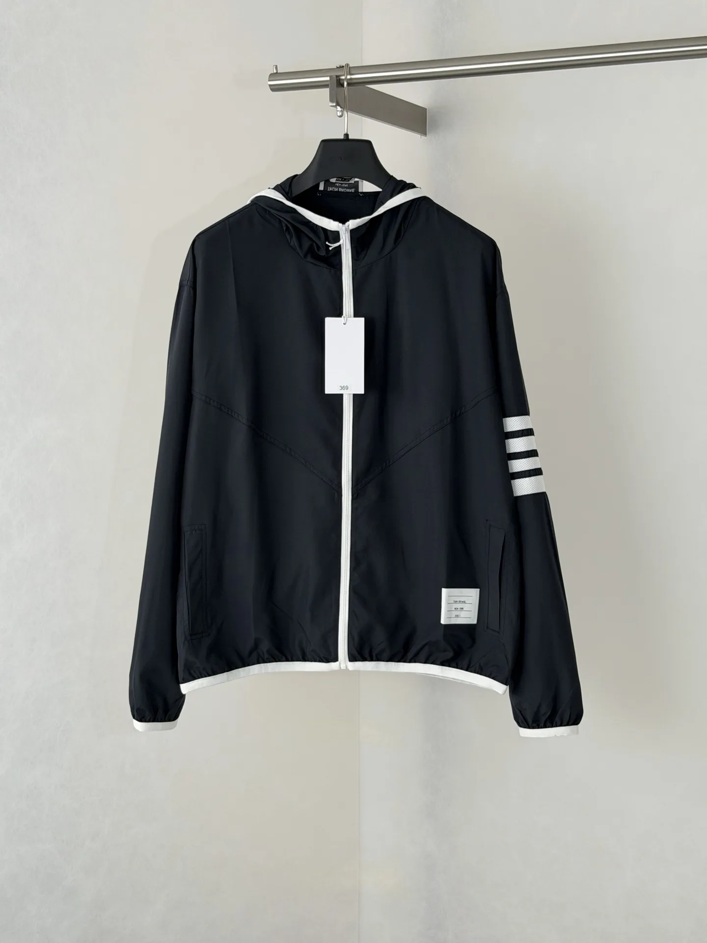 4-Bar Stripe Hooded Windbreaker D30018655
