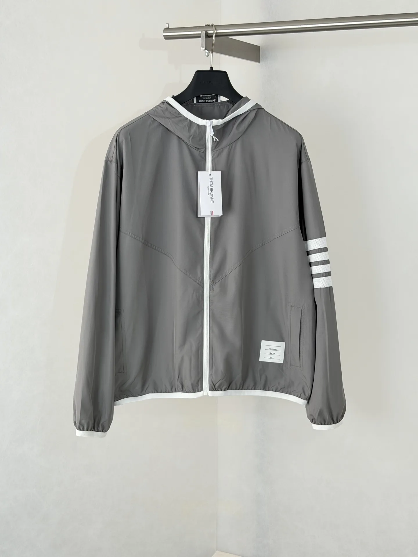 4-Bar Stripe Hooded Windbreaker D30018657