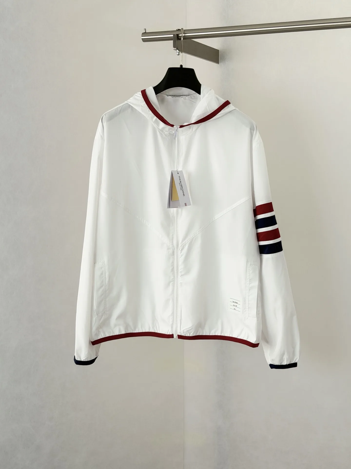 4-Bar Stripe Hooded Windbreaker D30018656