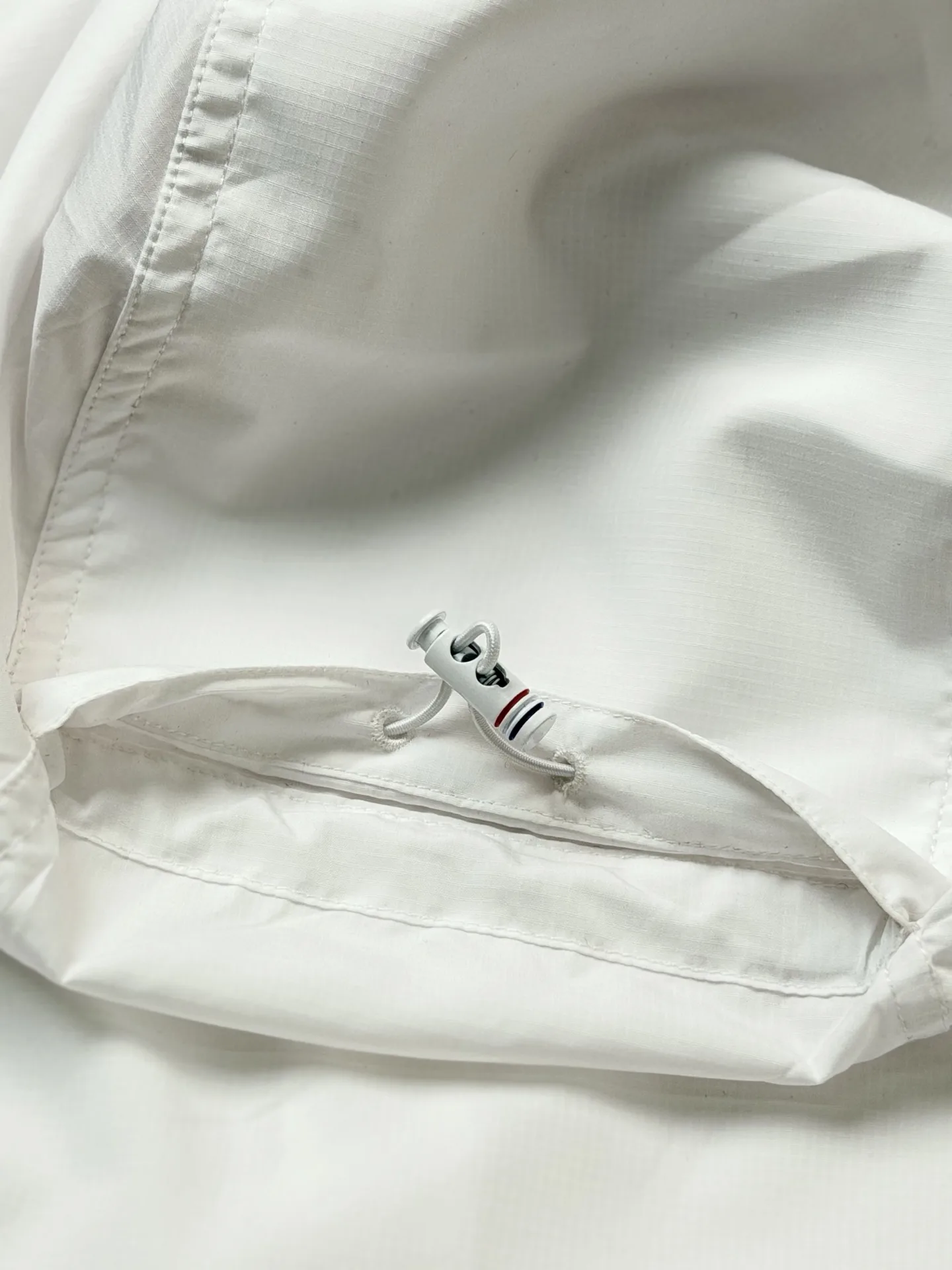 4-Bar Stripe Hooded Windbreaker D30018656 — view 9