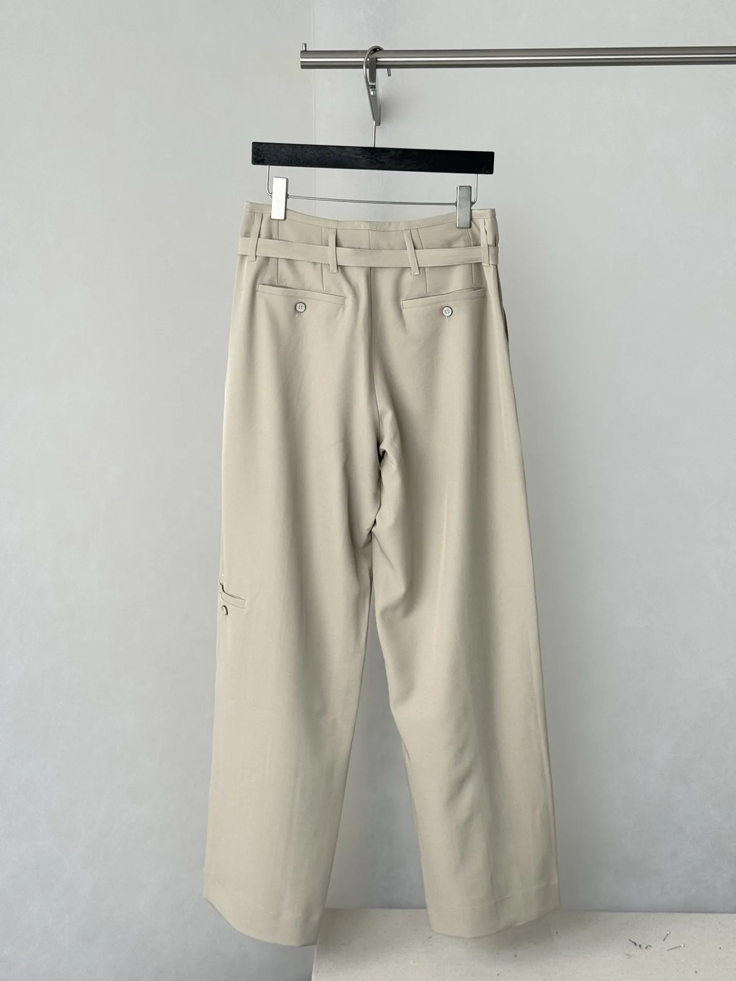 Belted Wide-Leg Tailored Trousers D30518764 — view 2