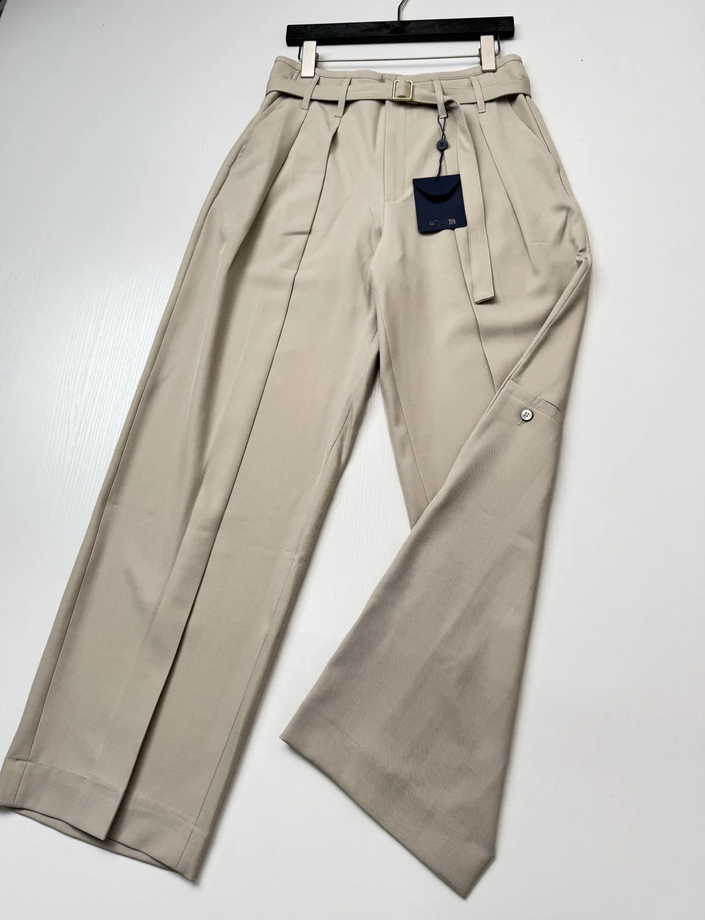Belted Wide-Leg Tailored Trousers D30518764 — view 3
