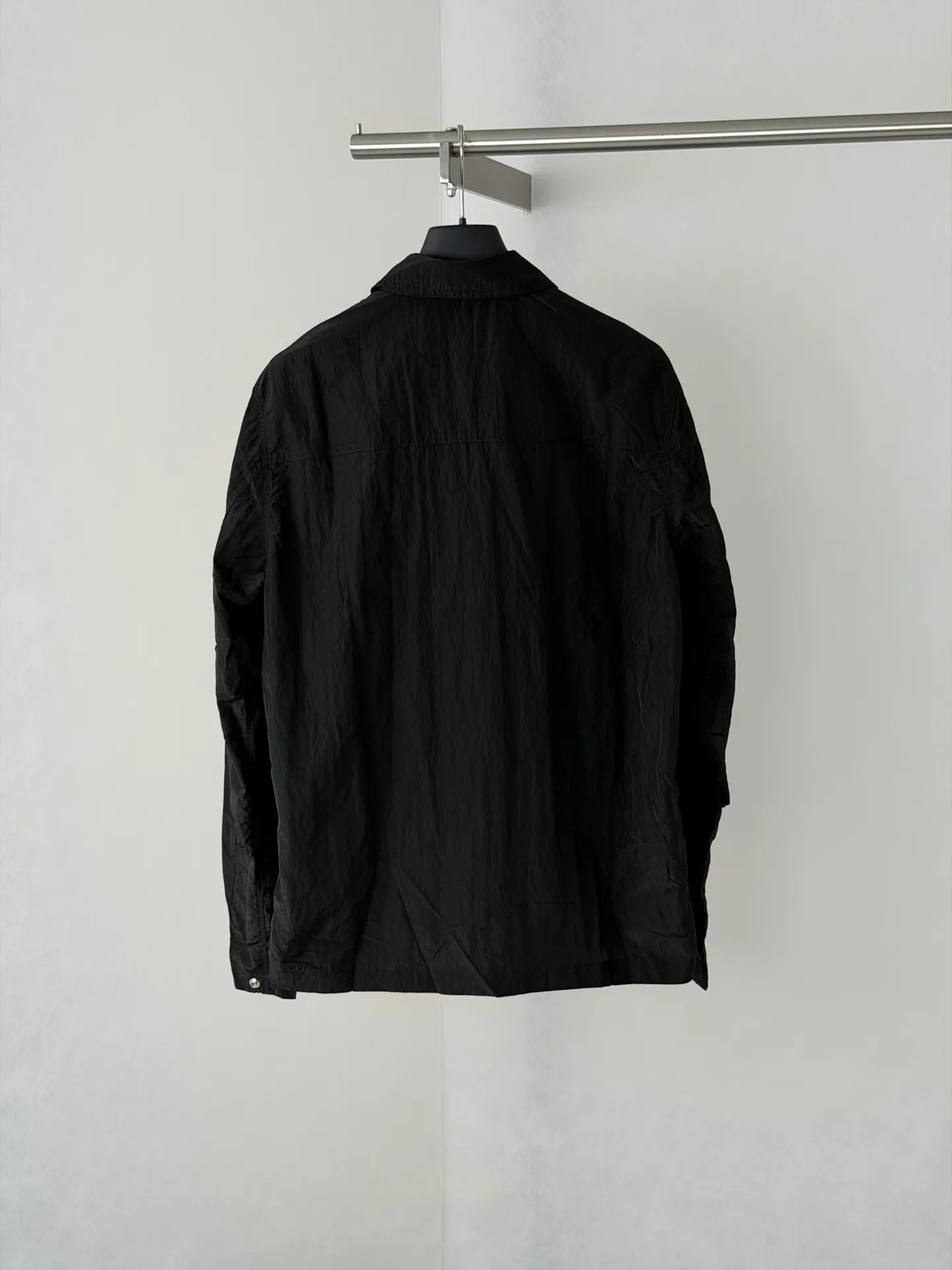 Crinkled Nylon Compass Patch Jacket D30518715 — view 2
