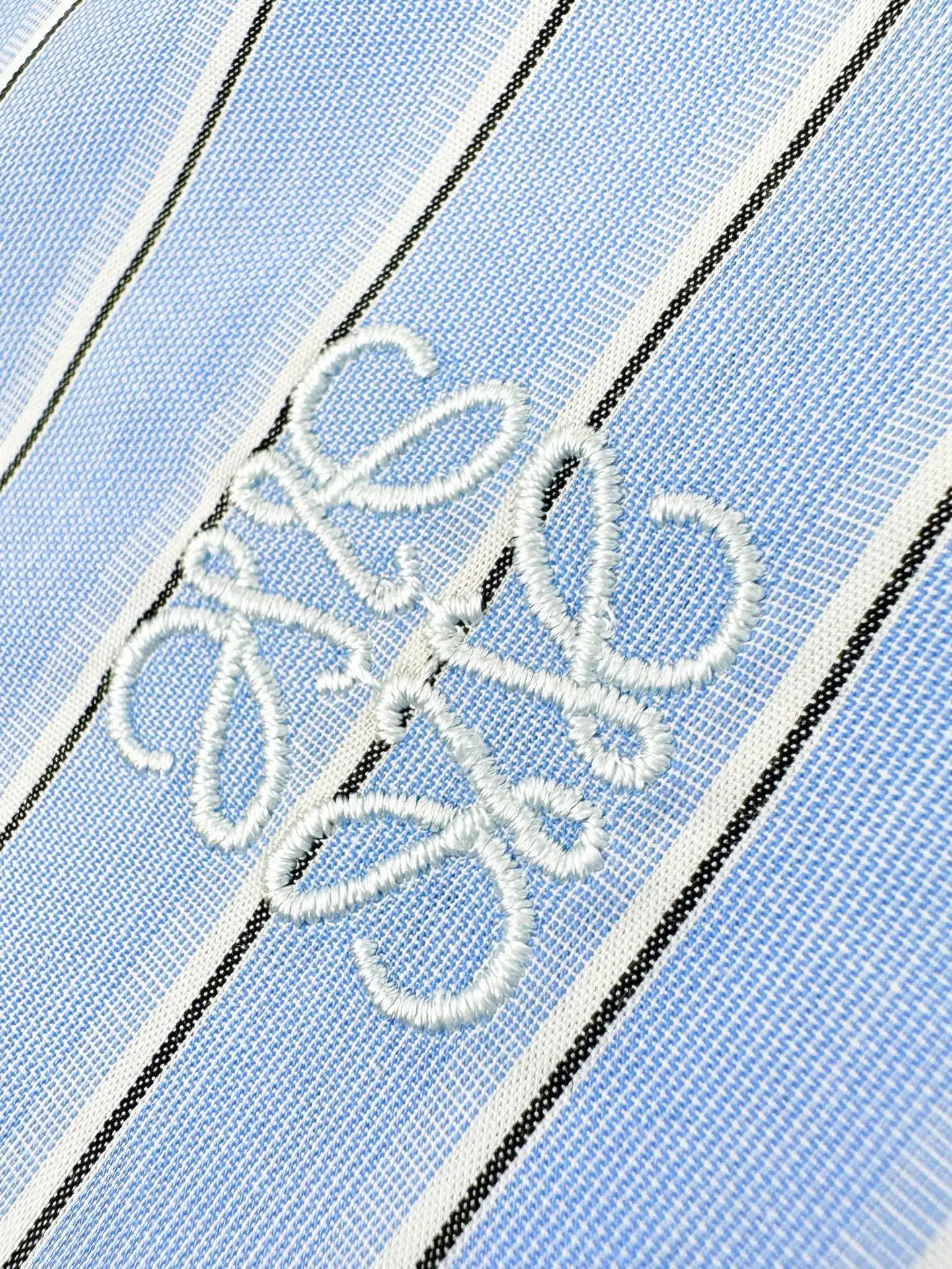 Anagram Embroidered Striped Tie-Hem Poplin Shirt D30519168 — view 5