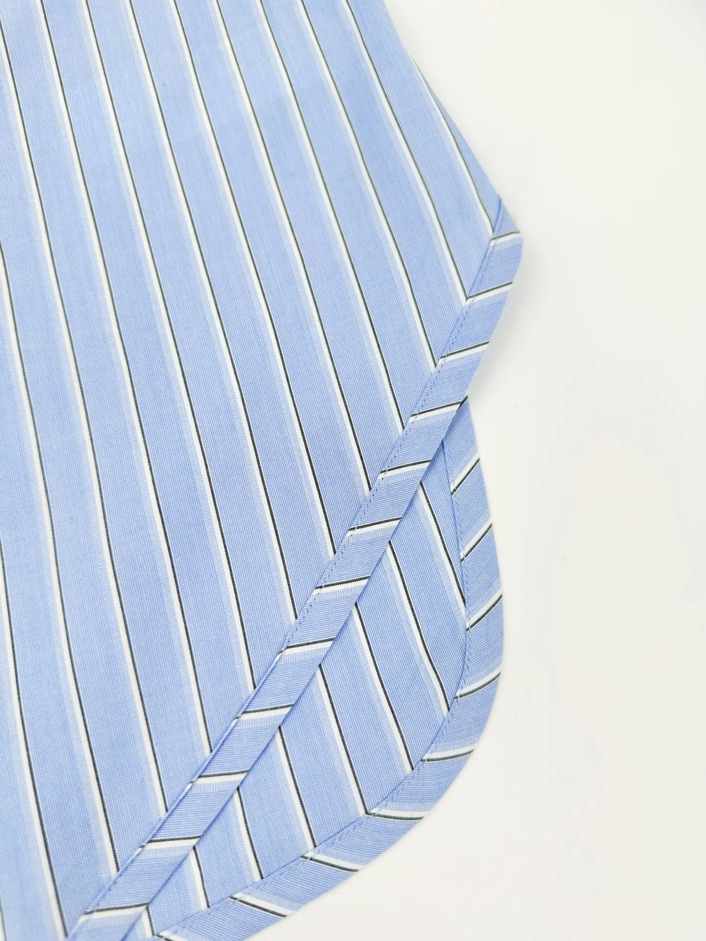 Anagram Embroidered Striped Tie-Hem Poplin Shirt D30519168 — view 8
