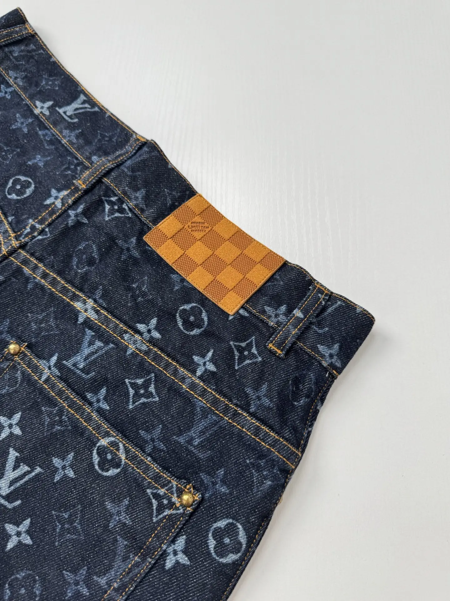 Monogram Gradient Straight-Leg Jeans D30818769 — view 4