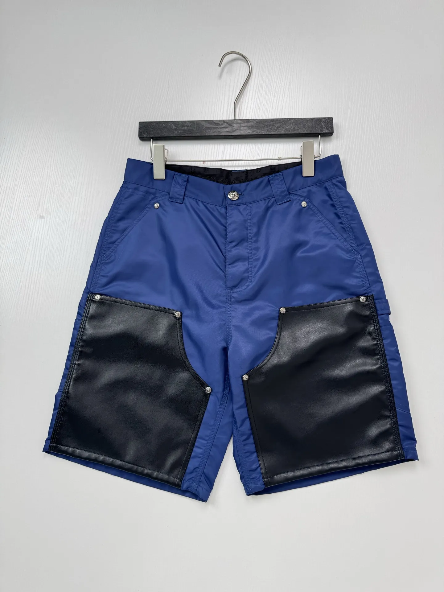 Leather-Trimmed Nylon Cargo Shorts D30818734 — view 3