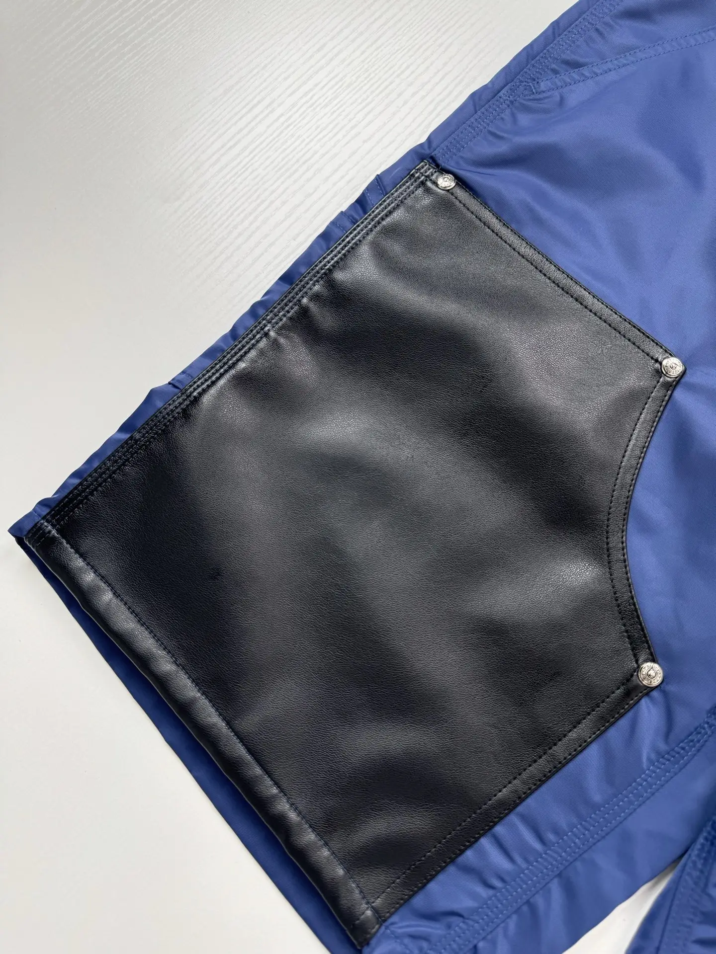 Leather-Trimmed Nylon Cargo Shorts D30818734 — view 5