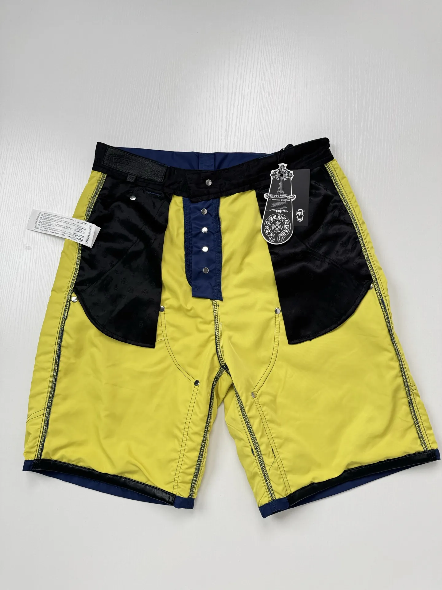 Leather-Trimmed Nylon Cargo Shorts D30818734 — view 12
