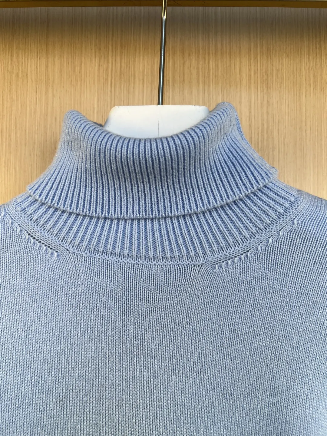 Logo-Patch Roll-Neck Knit Sweater D31019187 — view 3