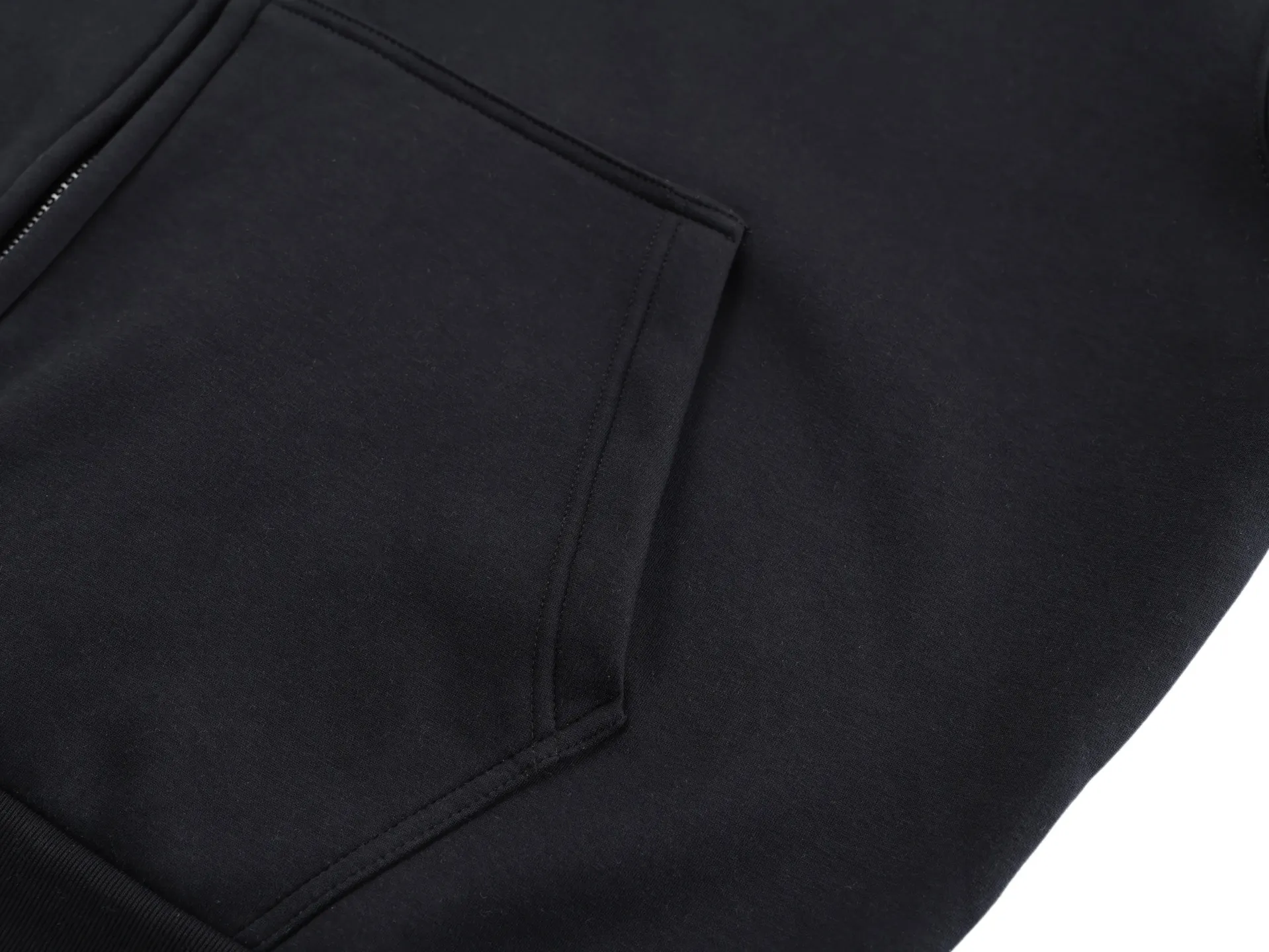 Logo-Embroidered Zip-Up Hoodie D31022498 — view 4