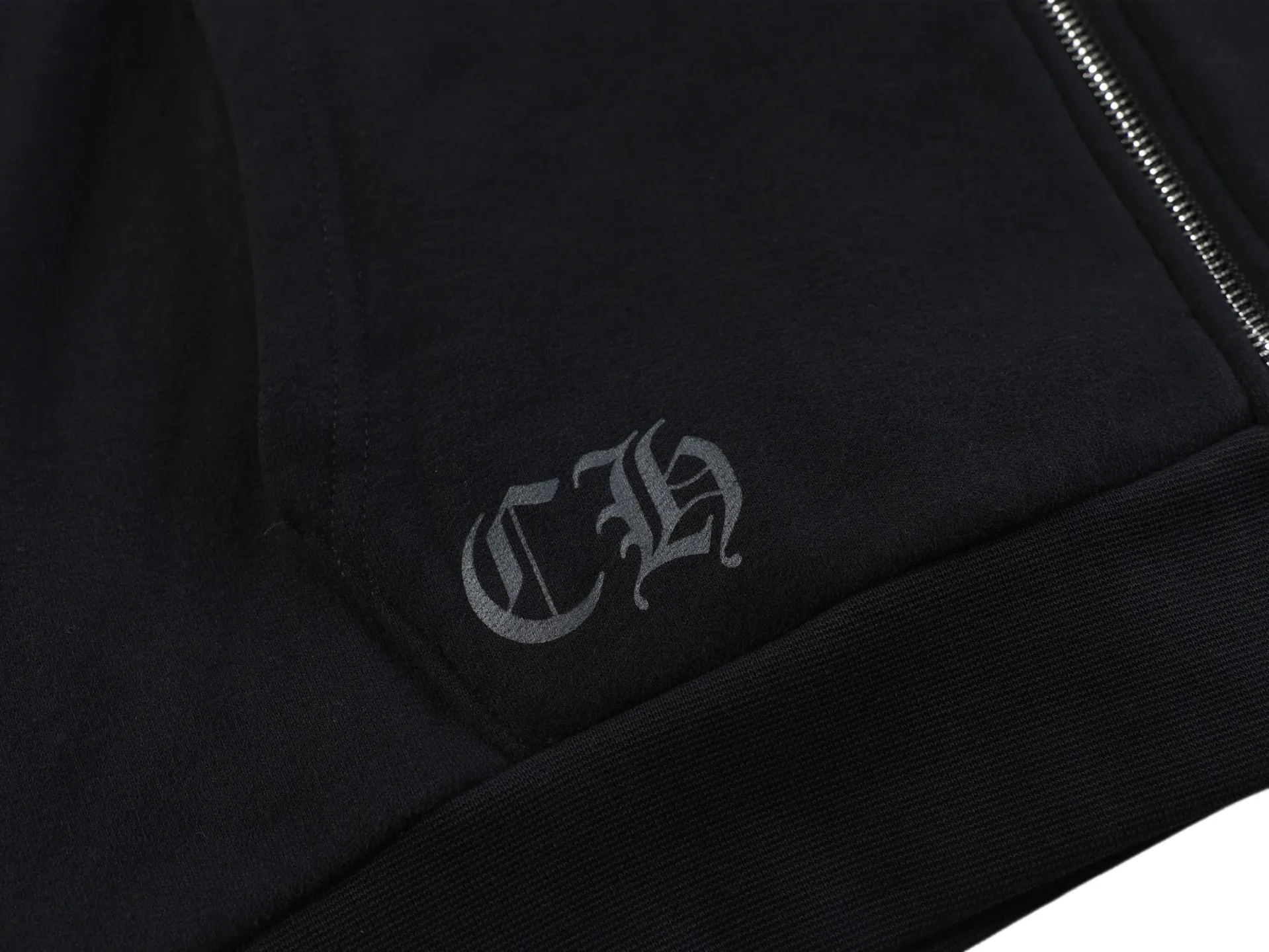 Scroll Logo Zip-Up Cotton Hoodie D31022450 — view 9