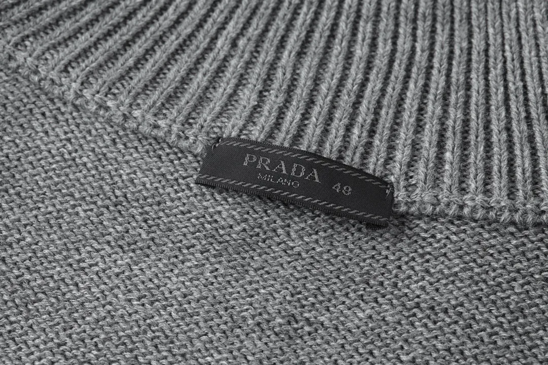 Logo-Embroidered Merino Wool Zip-Up Cardigan D31022479 — view 4