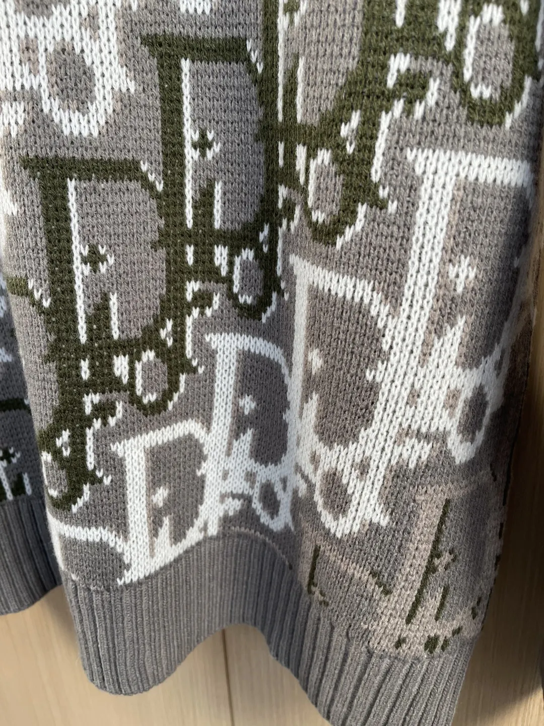 Oblique Jacquard Crew-Neck Sweater D31520535 — view 3