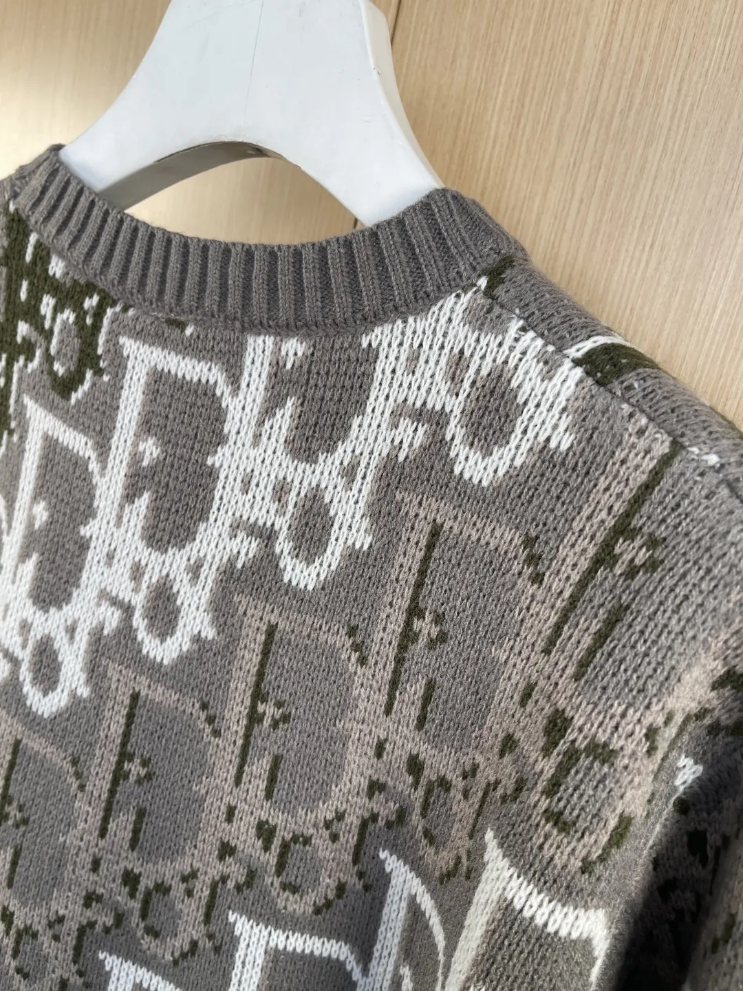 Oblique Jacquard Crew-Neck Sweater D31520535 — view 8