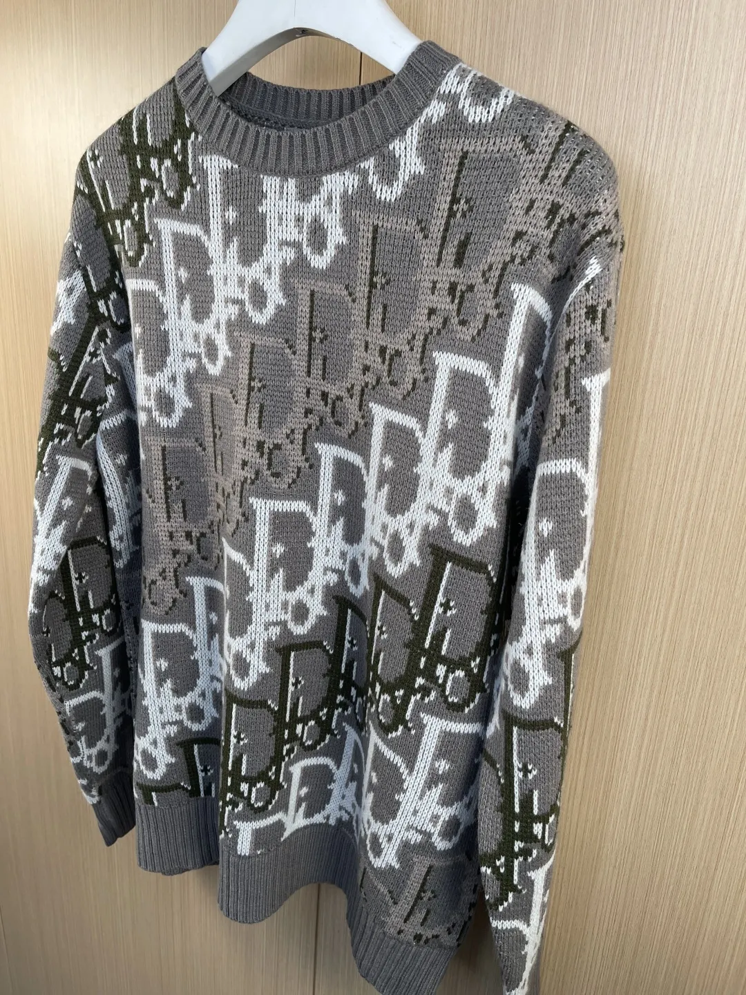 Oblique Jacquard Crew-Neck Sweater D31520535 — view 9