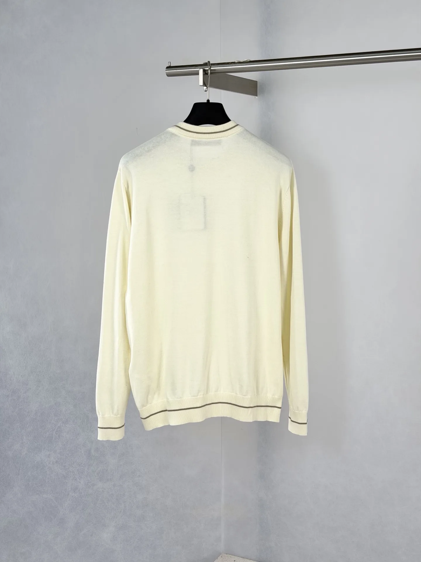 Logo Embroidered Tipped Crew-Neck Sweater D31521966 — view 2