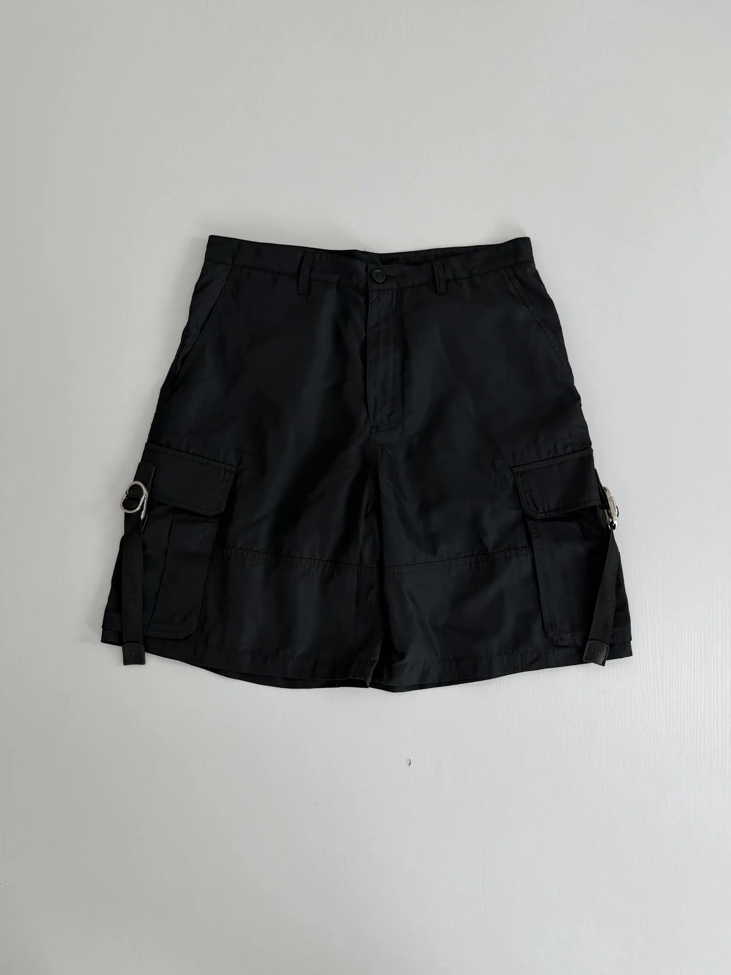 Nylon Utility Cargo Shorts with D-Ring Straps D31518731 — view 3