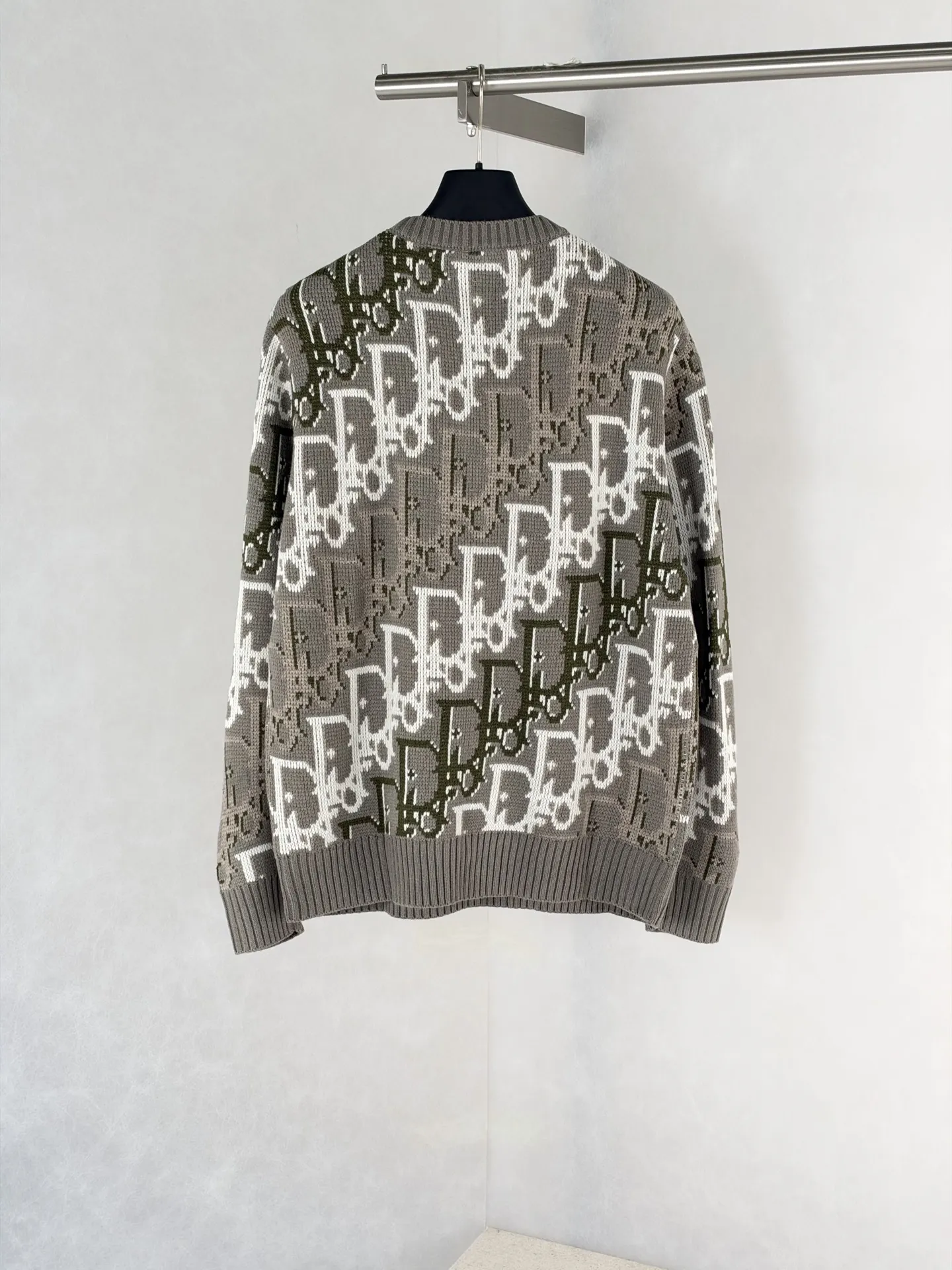 Oblique Jacquard Crew-Neck Sweater D31520478 — view 2