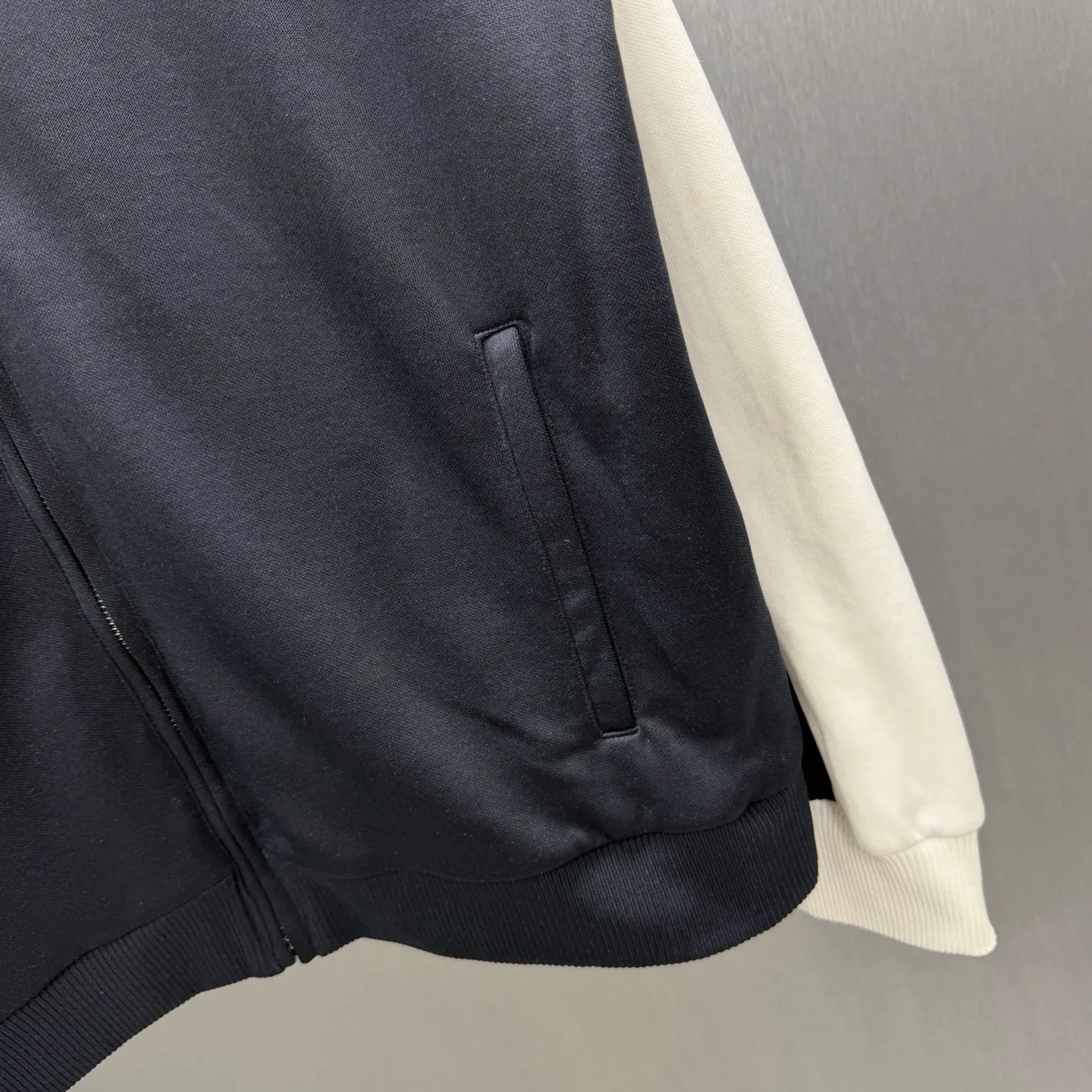 Interlocking G Bicolor Jersey Track Jacket D31514586 — view 5