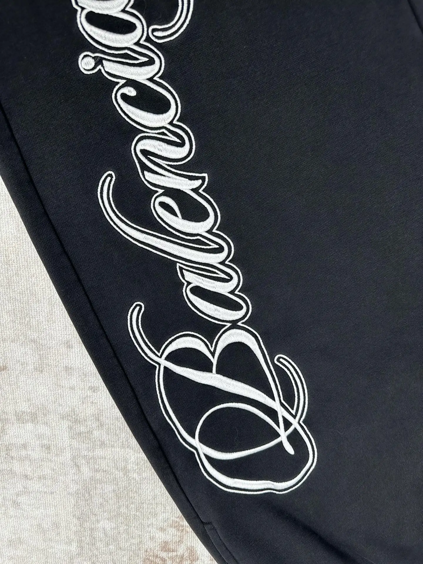 Cursive Logo Embroidered Baggy Sweatpants D32014376 — view 2