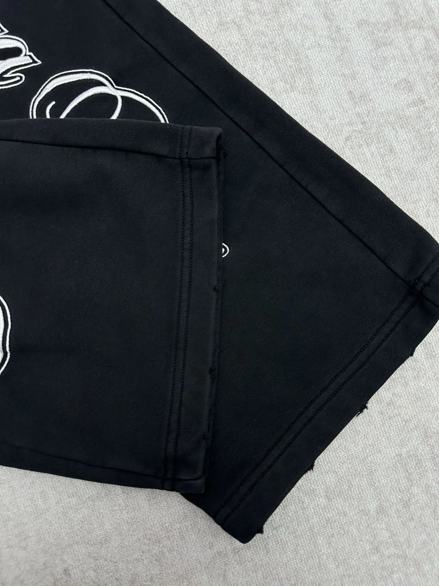 Cursive Logo Embroidered Baggy Sweatpants D32014376 — view 3