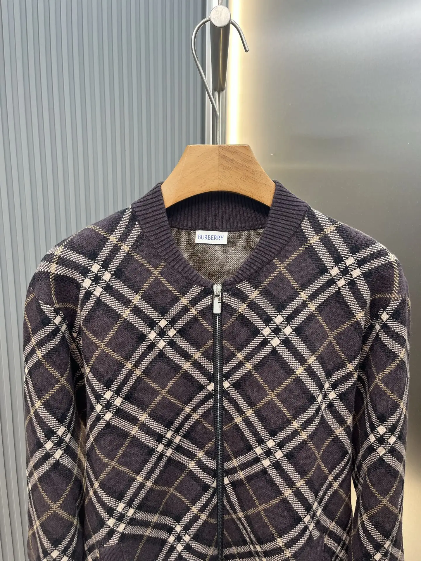 Check Jacquard Wool and Cashmere-Blend Cardigan D32020423 — view 2