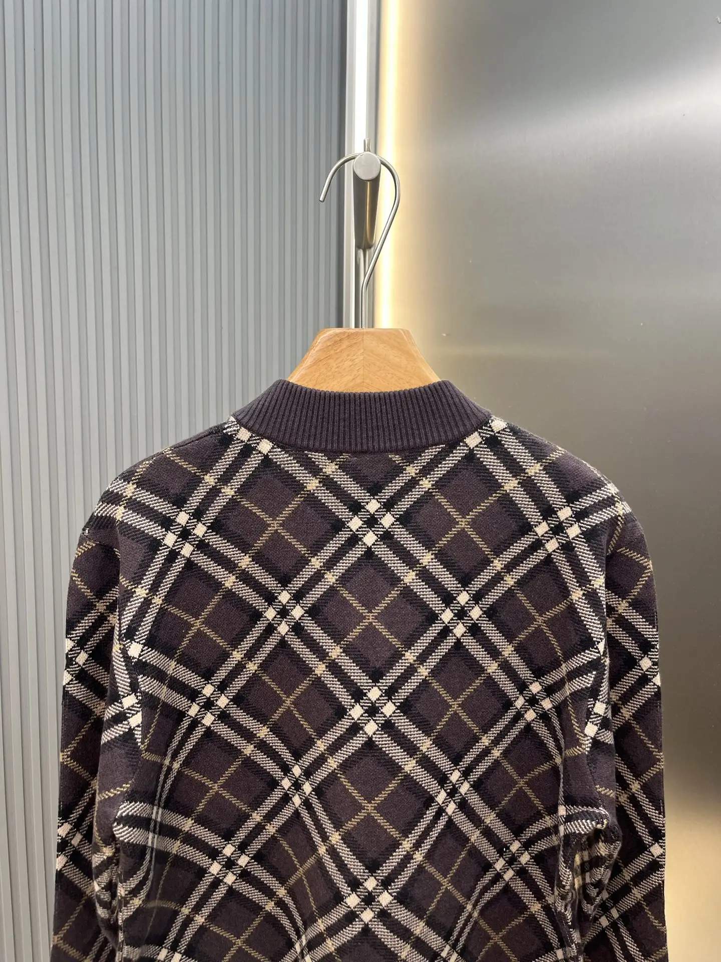 Check Jacquard Wool and Cashmere-Blend Cardigan D32020423 — view 4