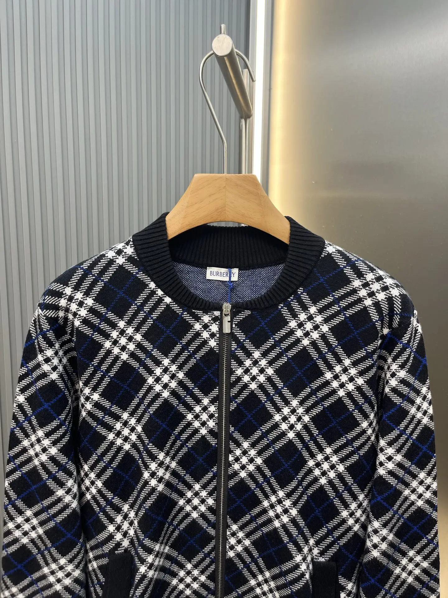 Check Jacquard Wool-Cashmere Knit Bomber Jacket D32020422 — view 2