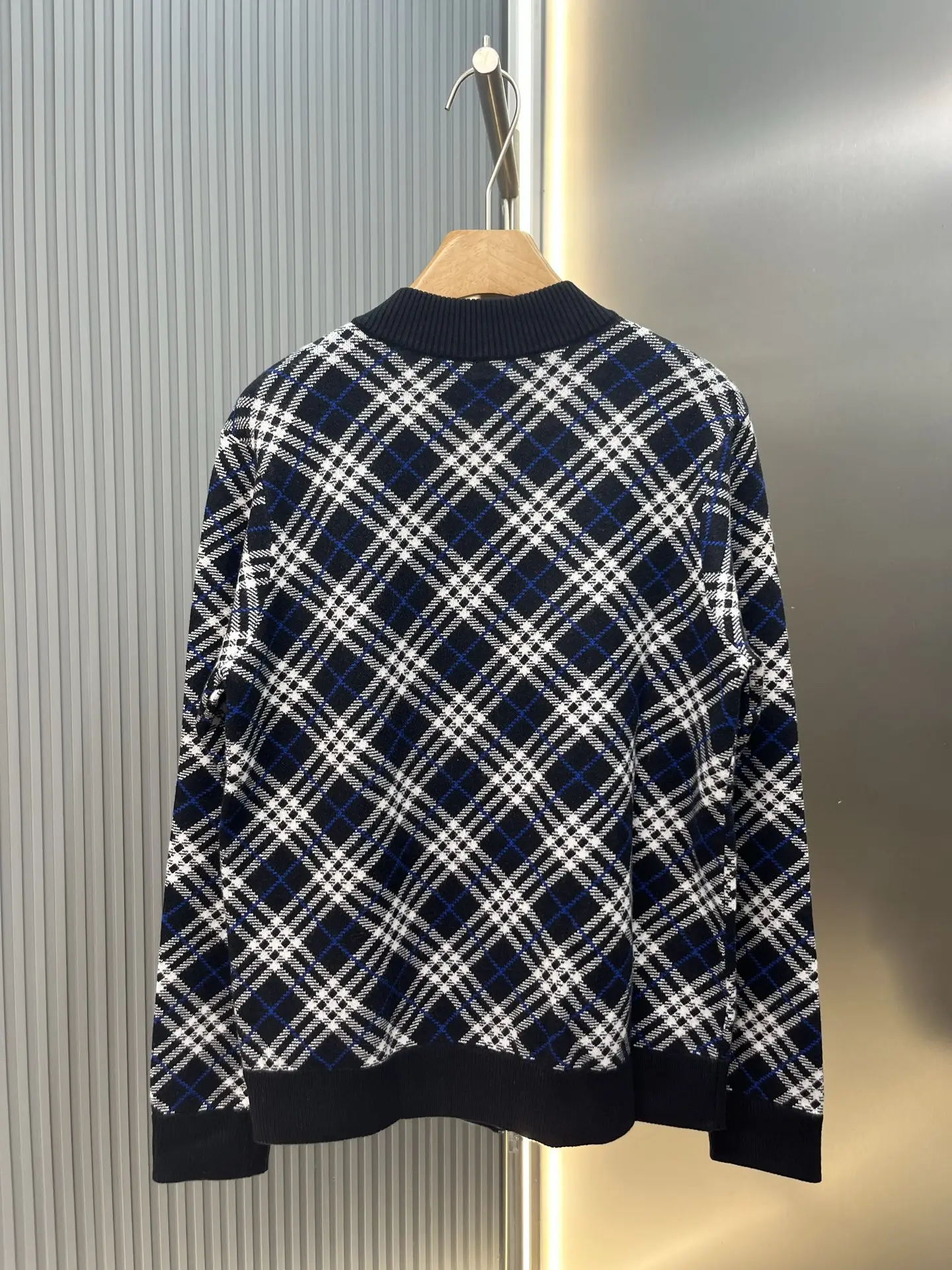 Check Jacquard Wool-Cashmere Knit Bomber Jacket D32020422 — view 3